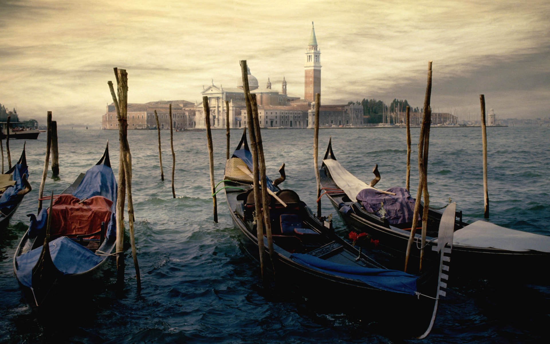seas, Venice, Italy, Gondolas Wallpaper