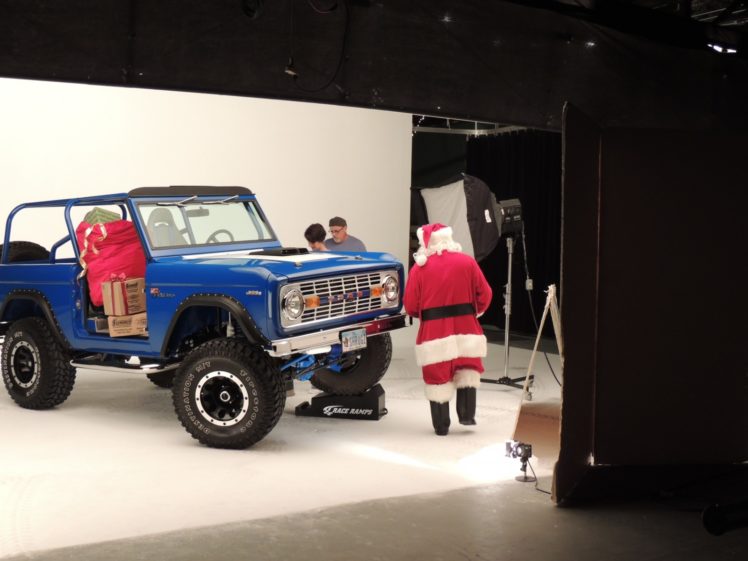 ford, Bronco, 4×4, Suv, Santa, Christmas HD Wallpaper Desktop Background