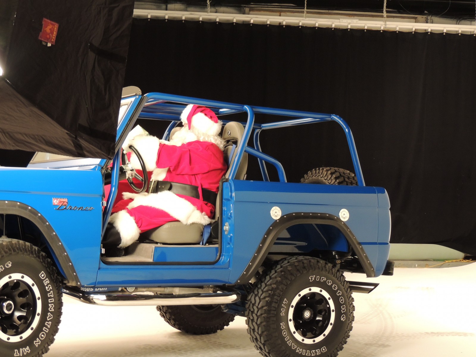 ford, Bronco, 4x4, Suv, Santa, Christmas Wallpaper