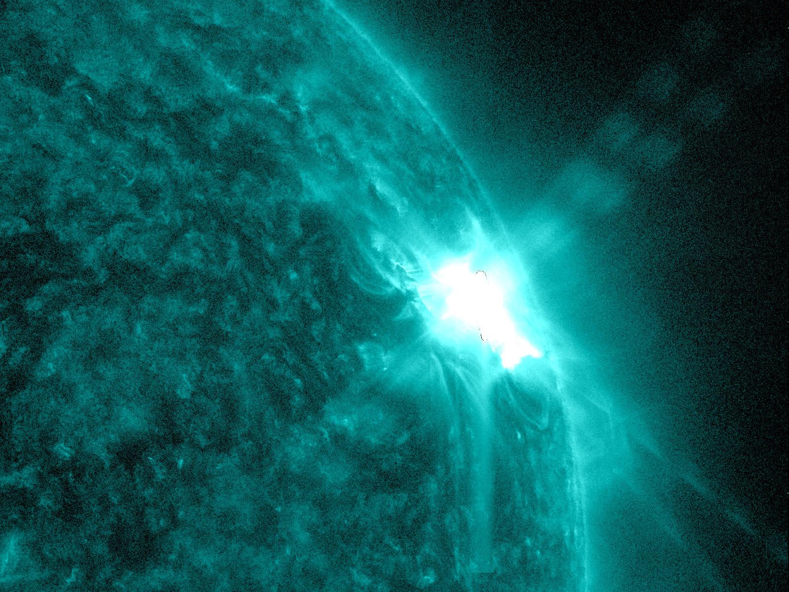 solar, Flare, Sun, Fire, Glow, Psychedelic, Space, Abstract, Stars Wallpaper