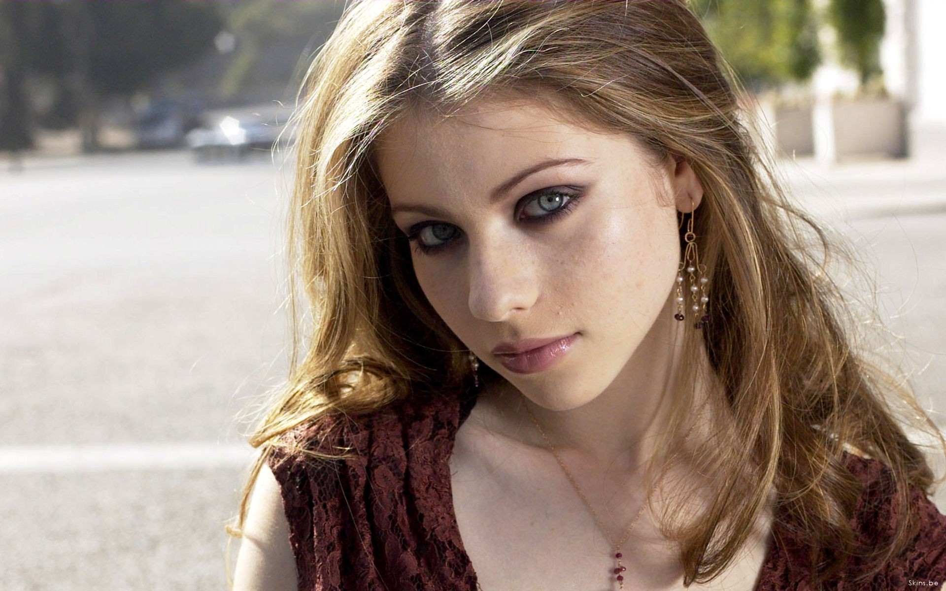 brunettes, Blondes, Women, Blue, Eyes, Michelle, Trachtenberg Wallpaper