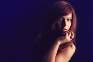 women, Redheads, Rings, Blurred, Finger, In, Mouth, Blue, Background
