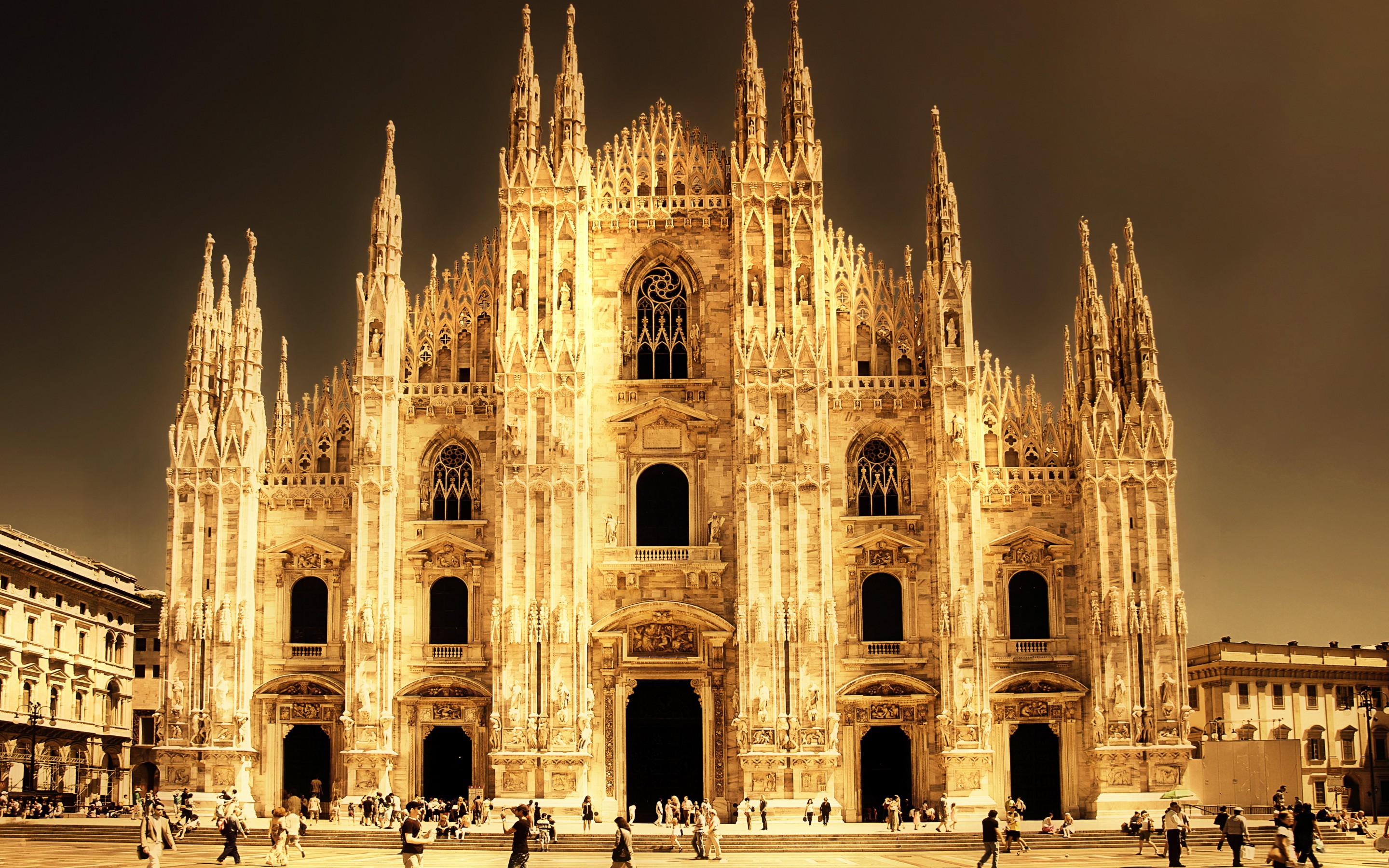 cathedral, Milano, Italy Wallpaper
