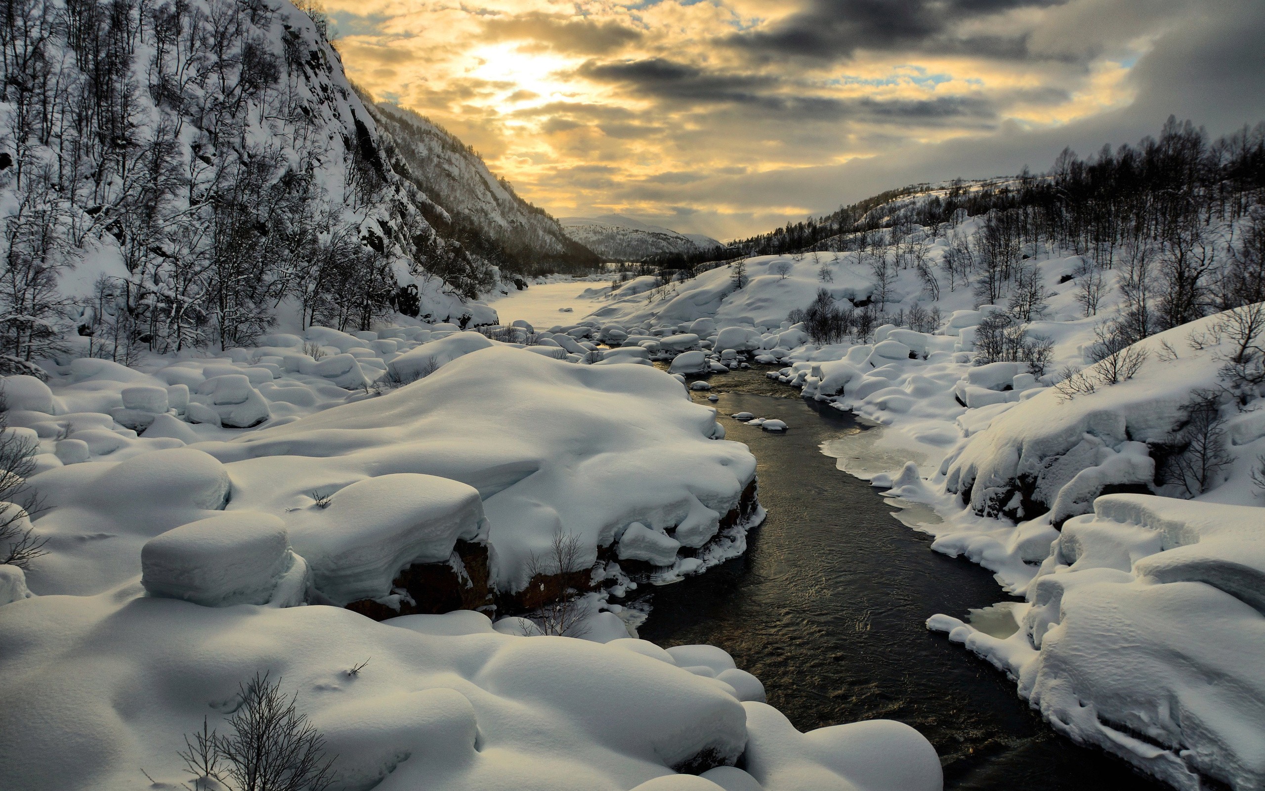 river, Into, The, Snow Wallpaper