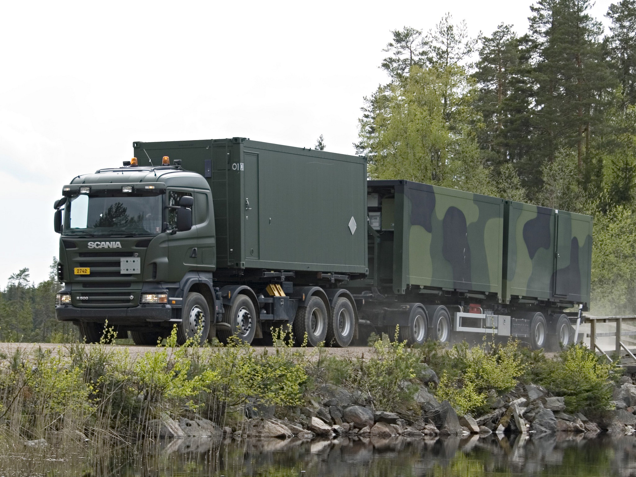 Грузовик 8 2. Scania r 8x8. Скания тягач 8x8. Scania r500 8x4. Scania Military 8x8.