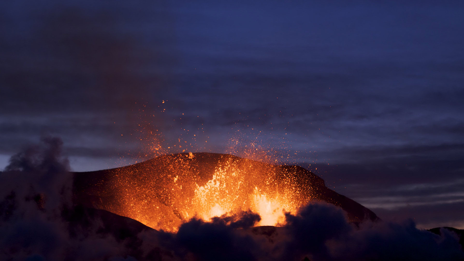 volcanoes, Lava, Eruption Wallpaper