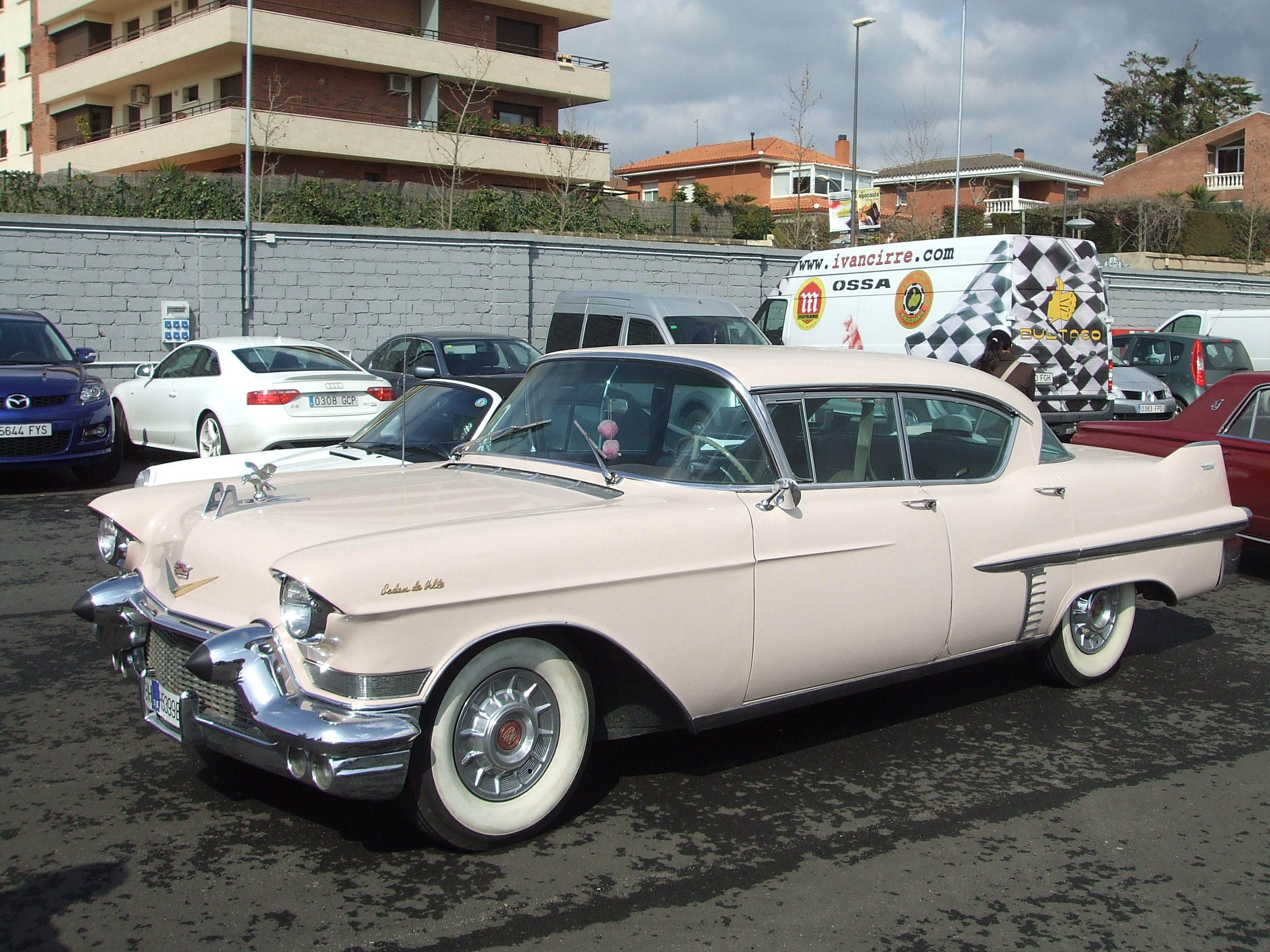 cadillac, Sedan, De, Ville, 1957 Wallpaper