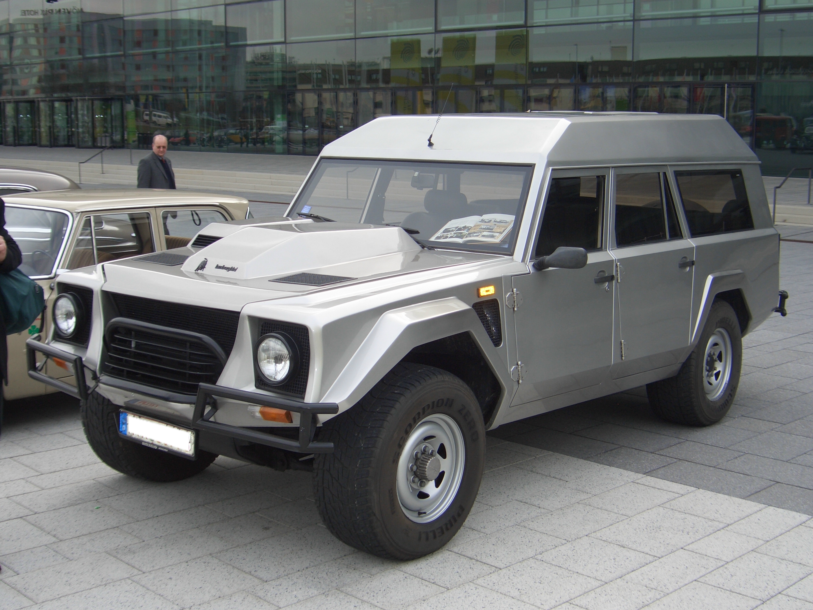 lamborghini, Lm0, 02wagon Wallpaper