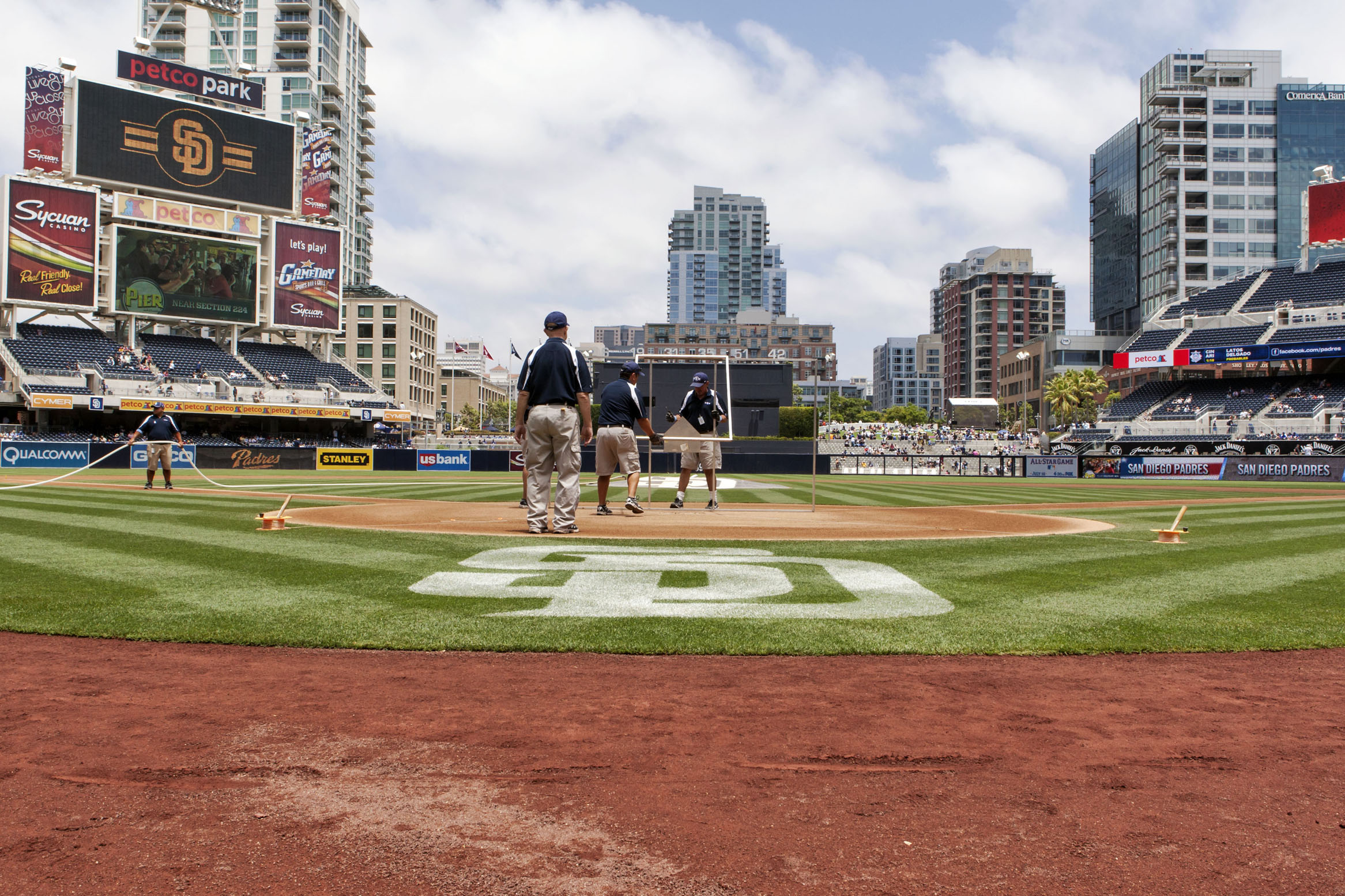 Сан диего падрес. Петко-парк Сан-Диего. Сан Диего Падрес фото. San Diego padres Baseball.