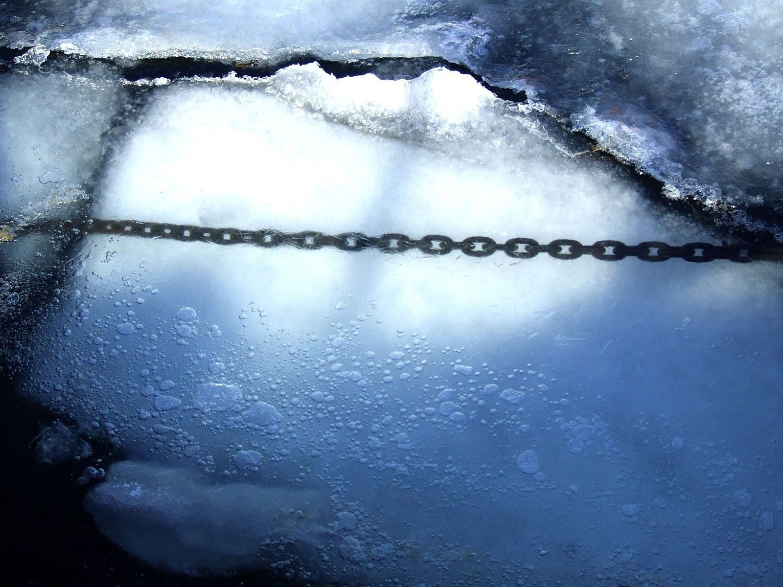 ice, Snow, Chains, Reflections Wallpaper