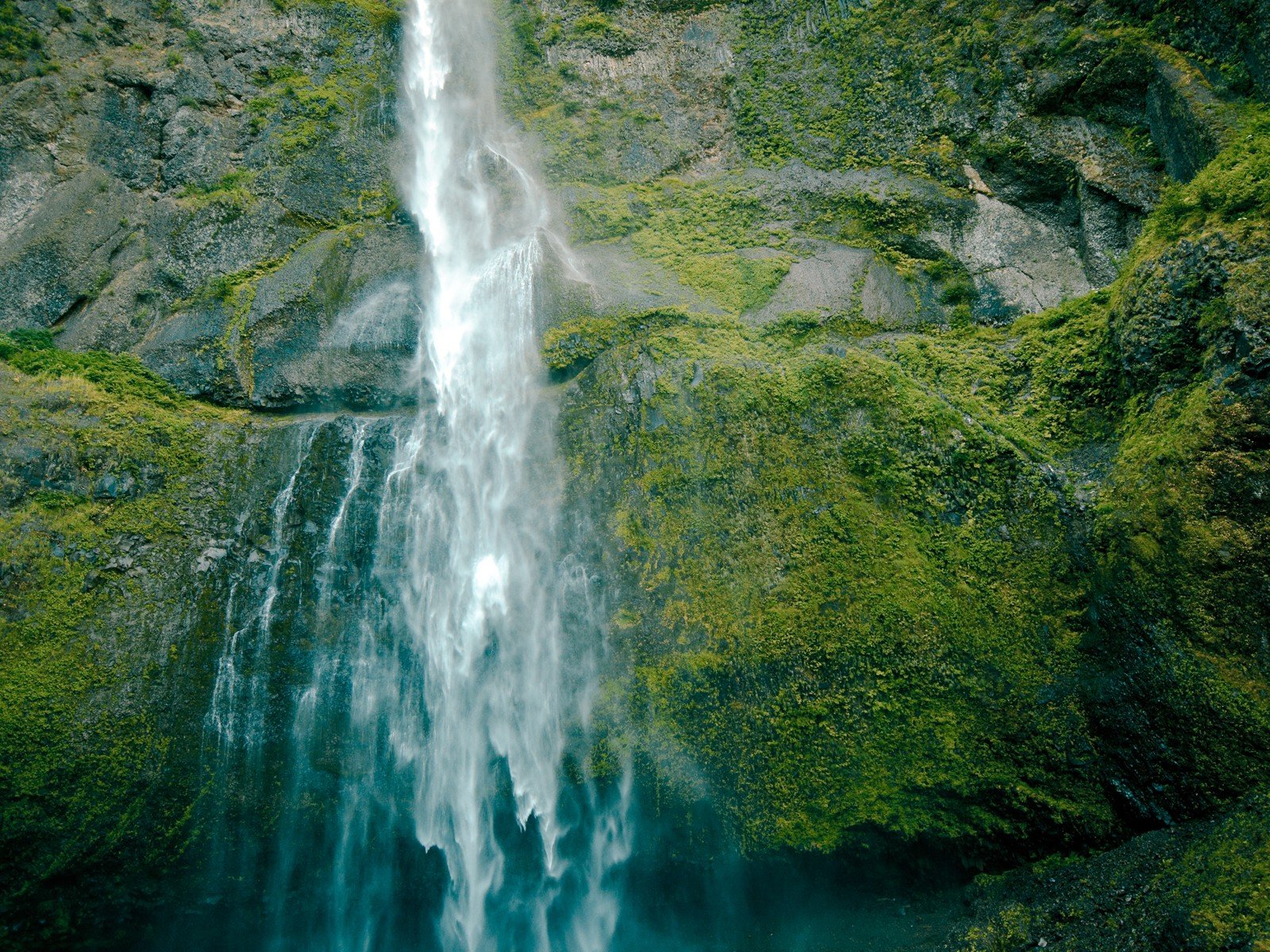 green, Water, Nature, Rocks, Waterfalls Wallpaper