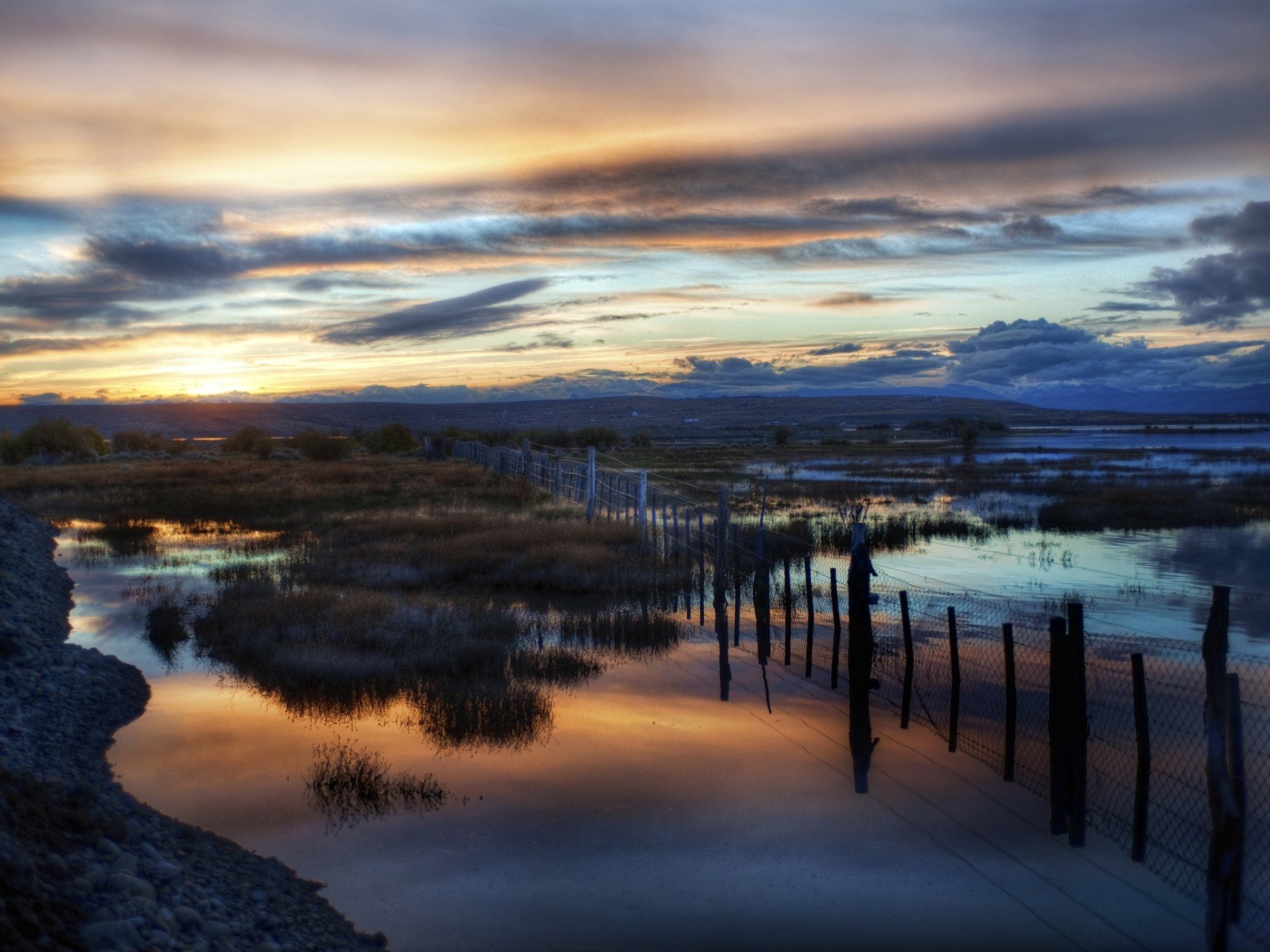 water, Sunset, Sunrise, Skyscapes Wallpaper