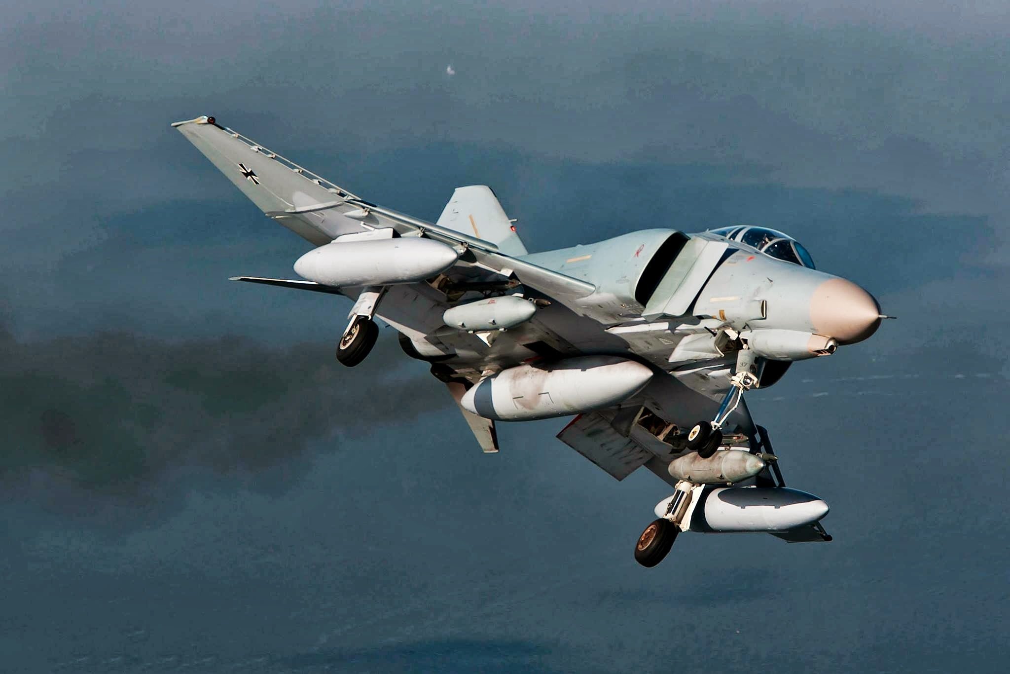 f 4, Fighter, Jet, Bomber, Phantom, Airplane, Plane, Military,  27 Wallpaper