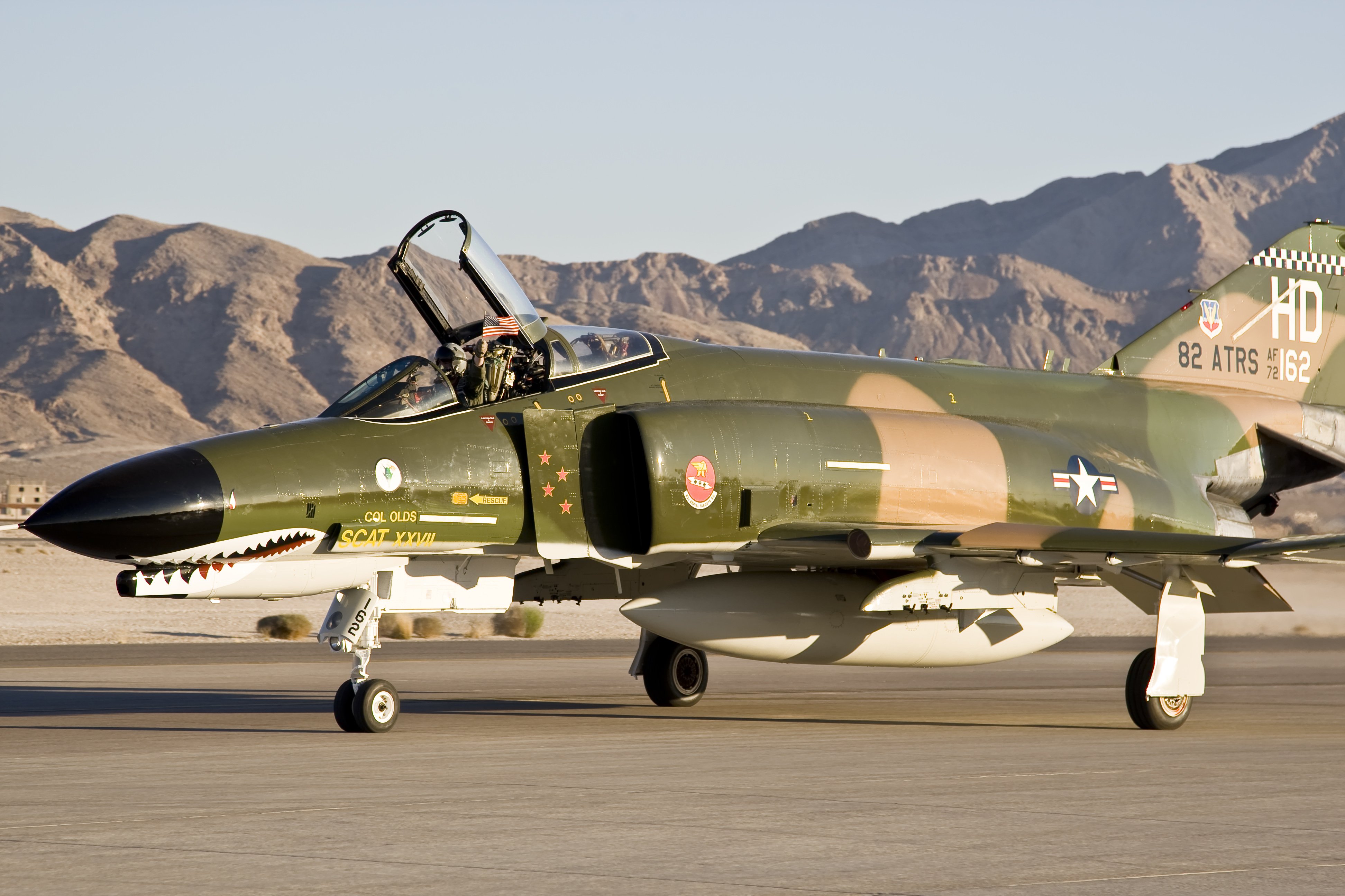 f 4, Fighter, Jet, Bomber, Phantom, Airplane, Plane, Military,  60 Wallpaper