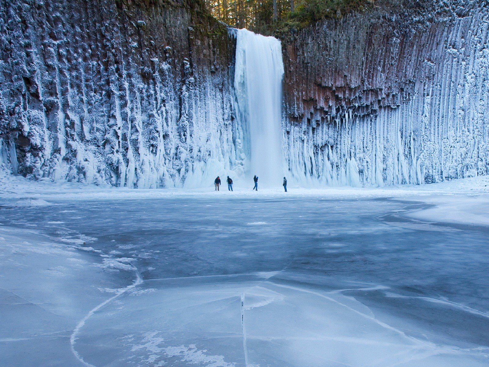 waterfalls Wallpaper