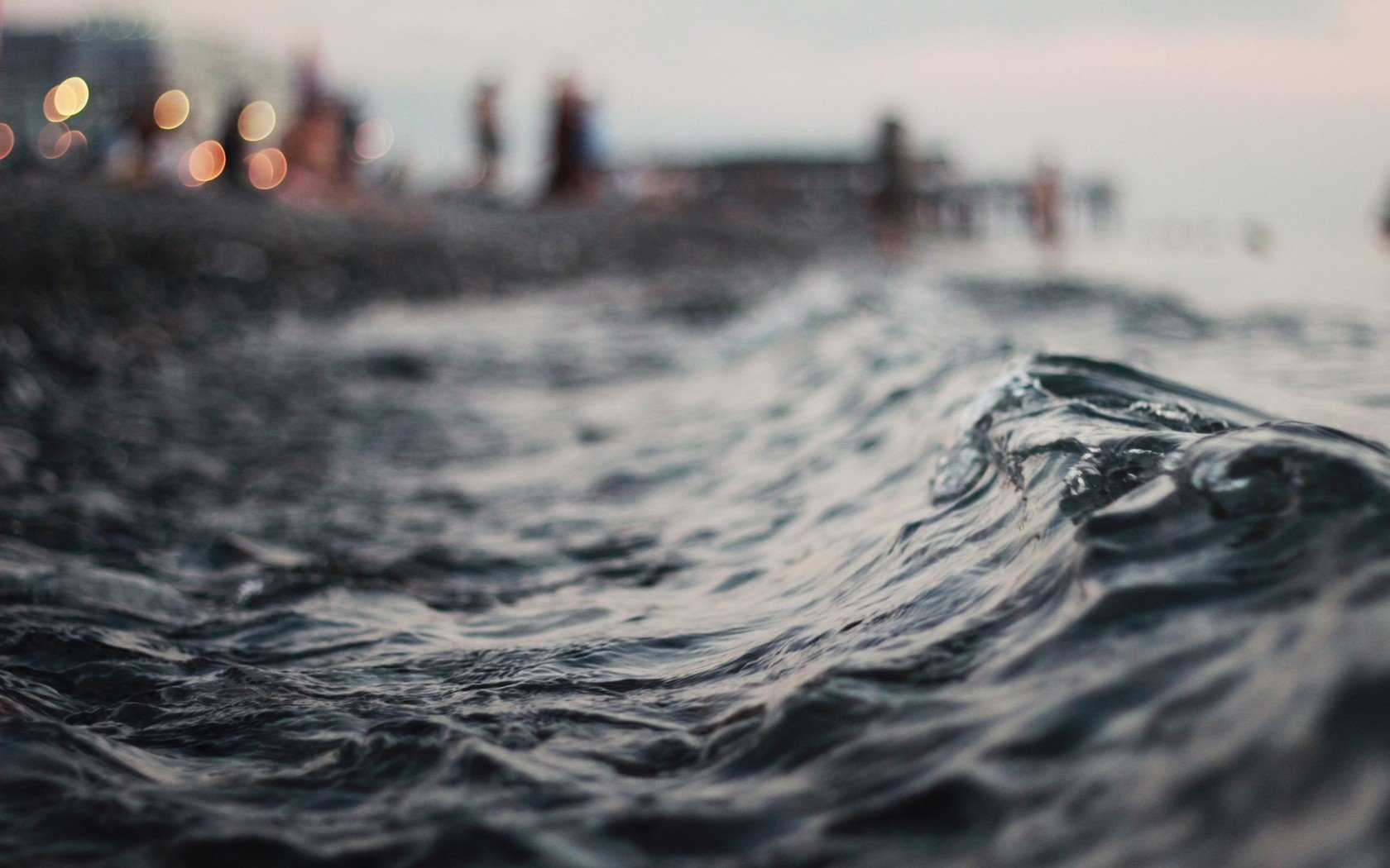water, Waves Wallpaper