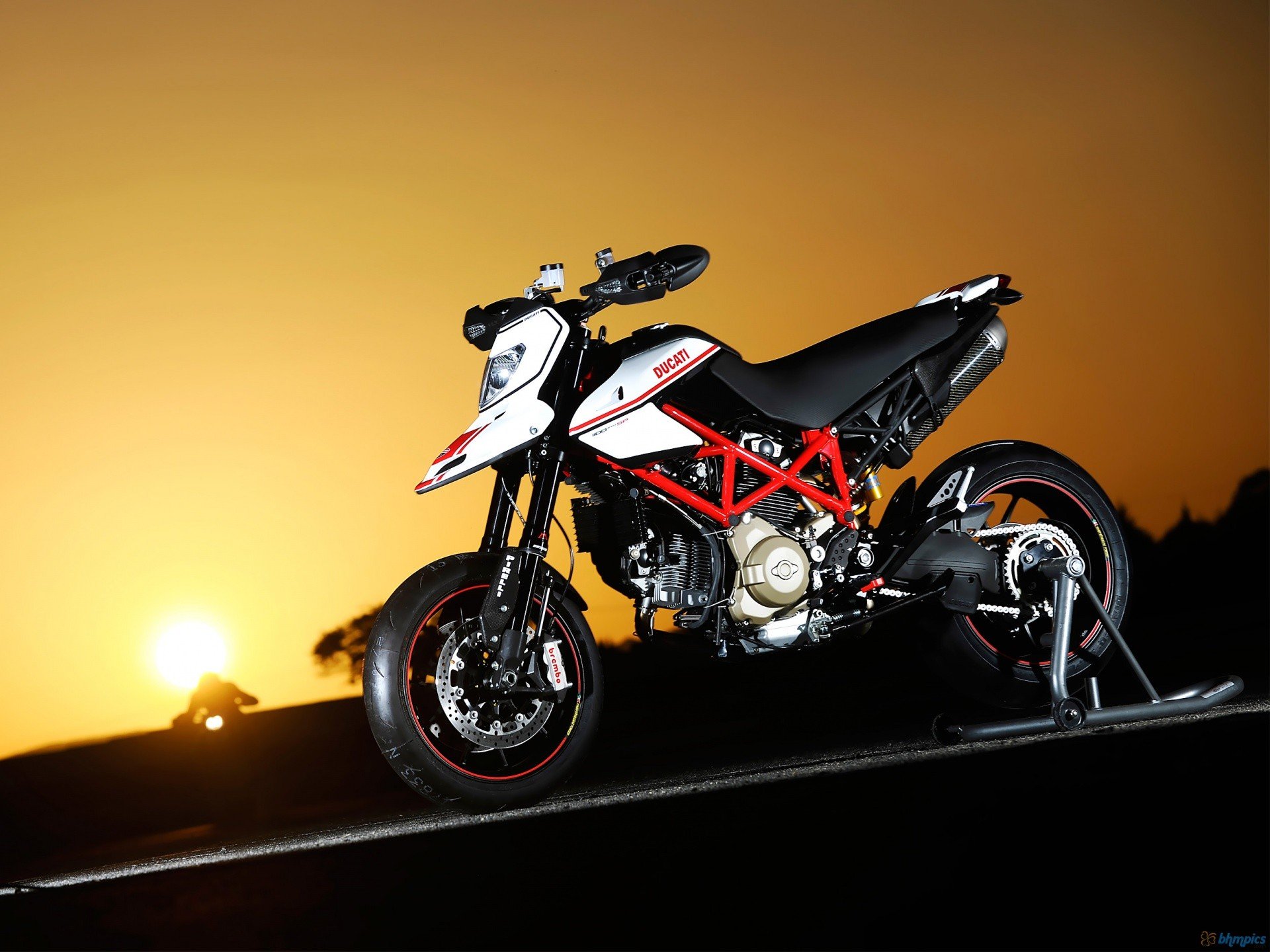 ducati, Motorbikes Wallpaper