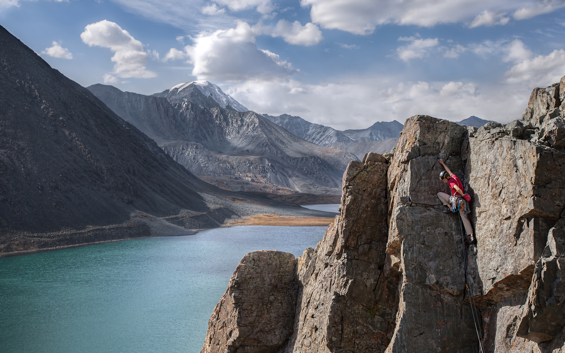 sports, Climbing, Nature, Landscapes, Mountains, Cliff, Lakes, Rivers, Sky, Clouds, Extreme, People, Men, Males Wallpaper