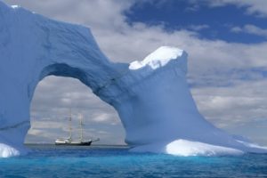 icebergs, Sailing