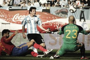 soccer, Argentina, Balls, Match, Spain, Lionel, Messi, Gerard, Piquaia