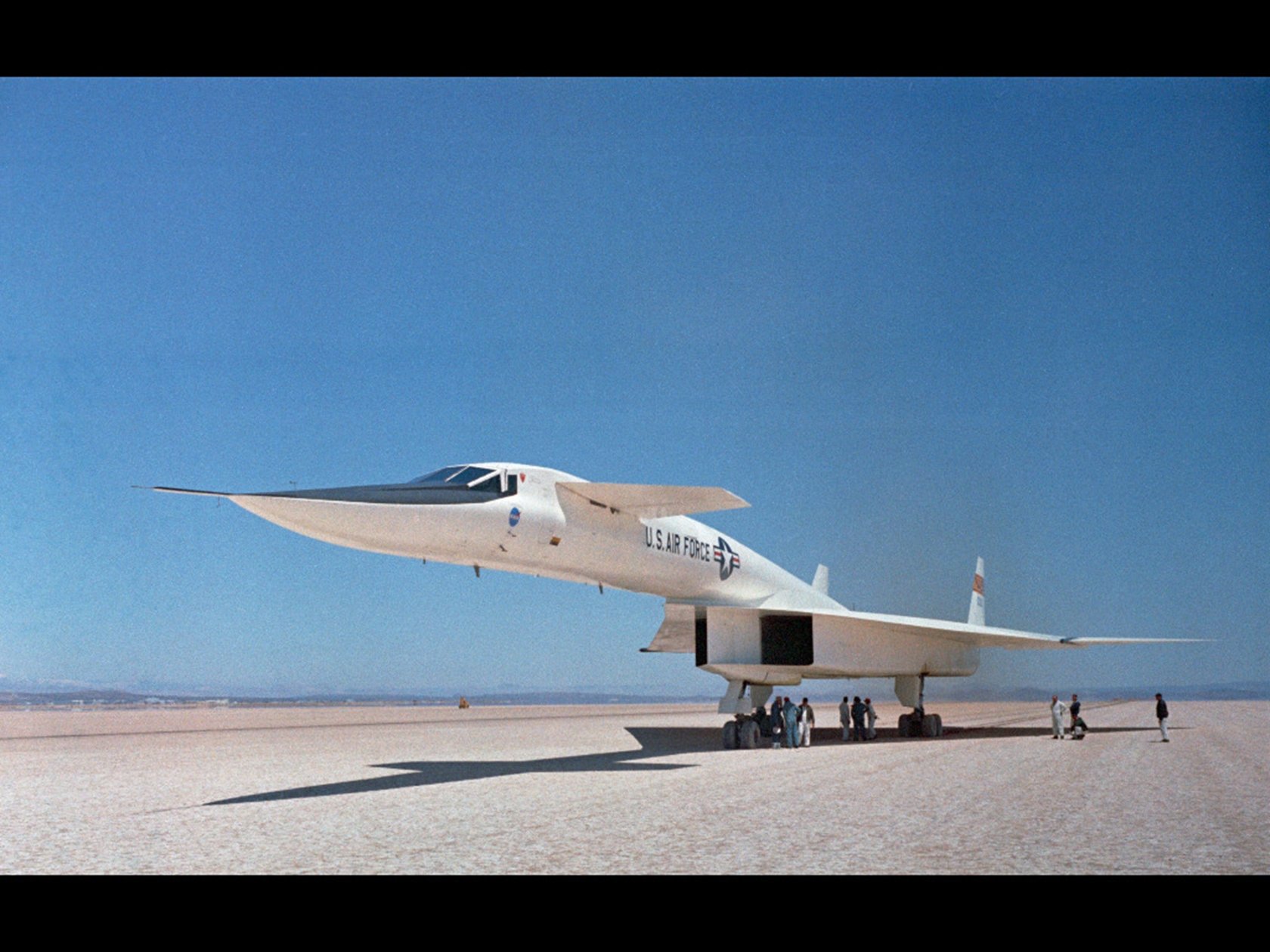 xb70ship1, 021680x1260 Wallpaper