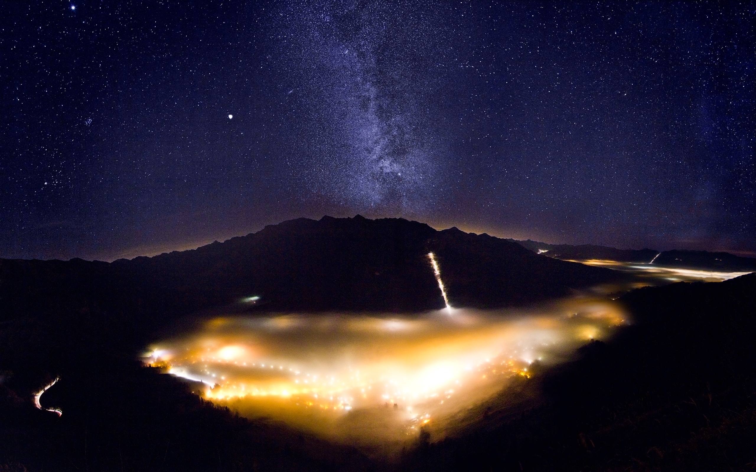 foggy, Valley, With, Milky, Way Wallpaper