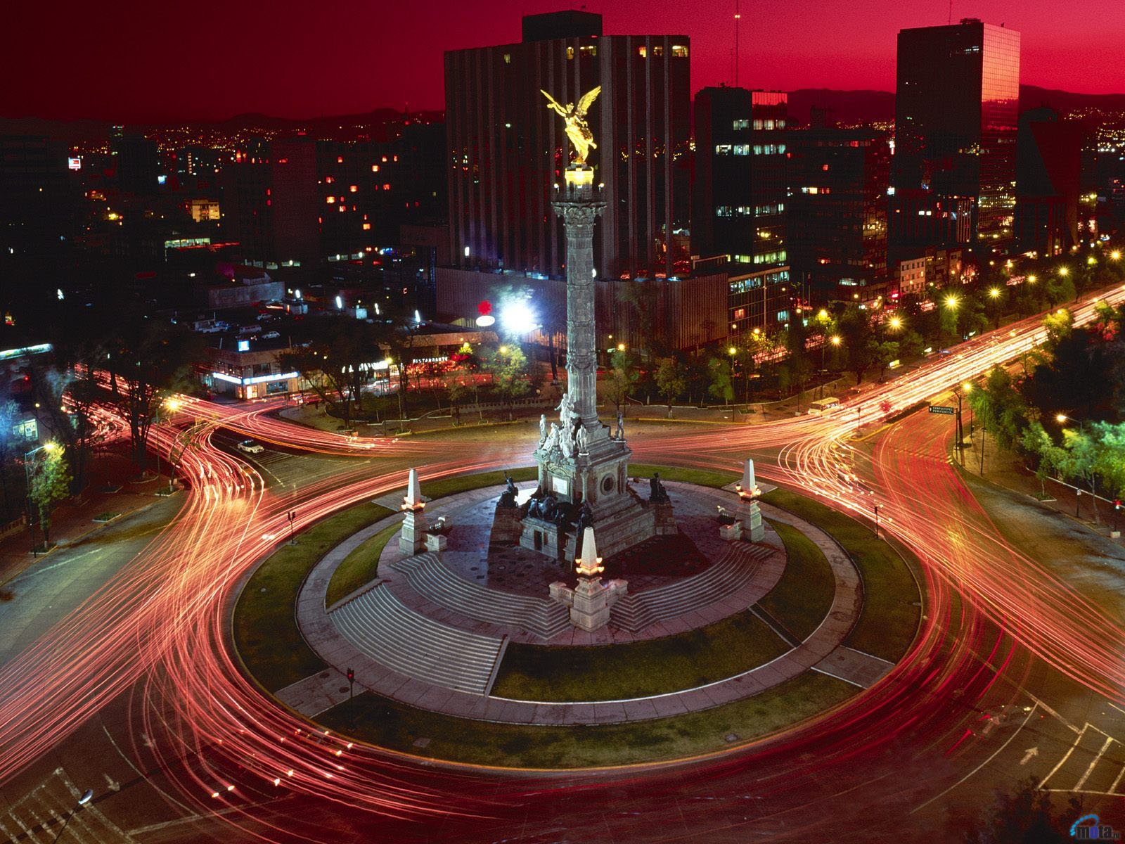traffic, Statues Wallpaper
