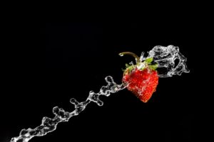 water, Minimalistic, Artwork, Strawberries, Splashes