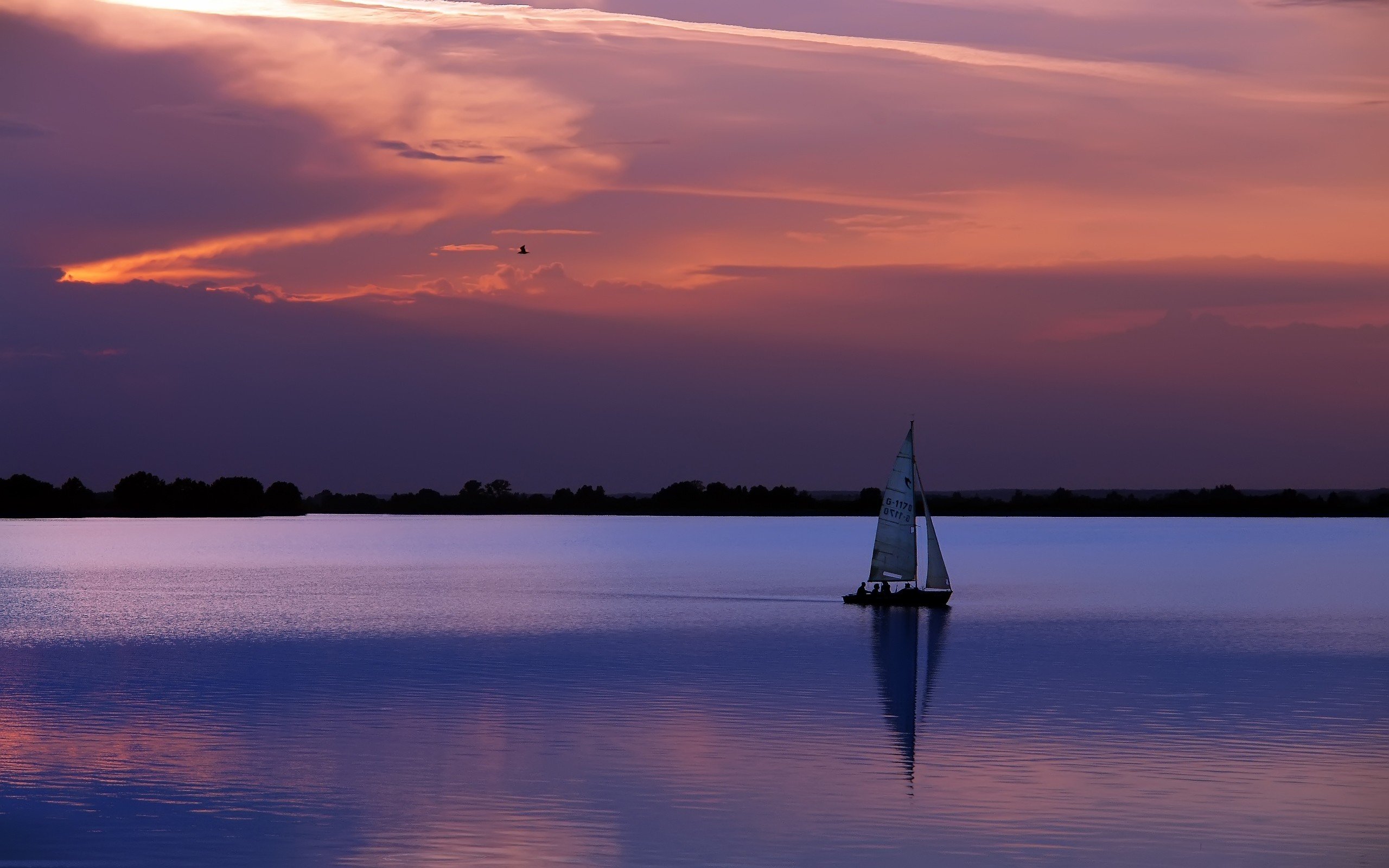 water, Boats, Skyscapes Wallpaper