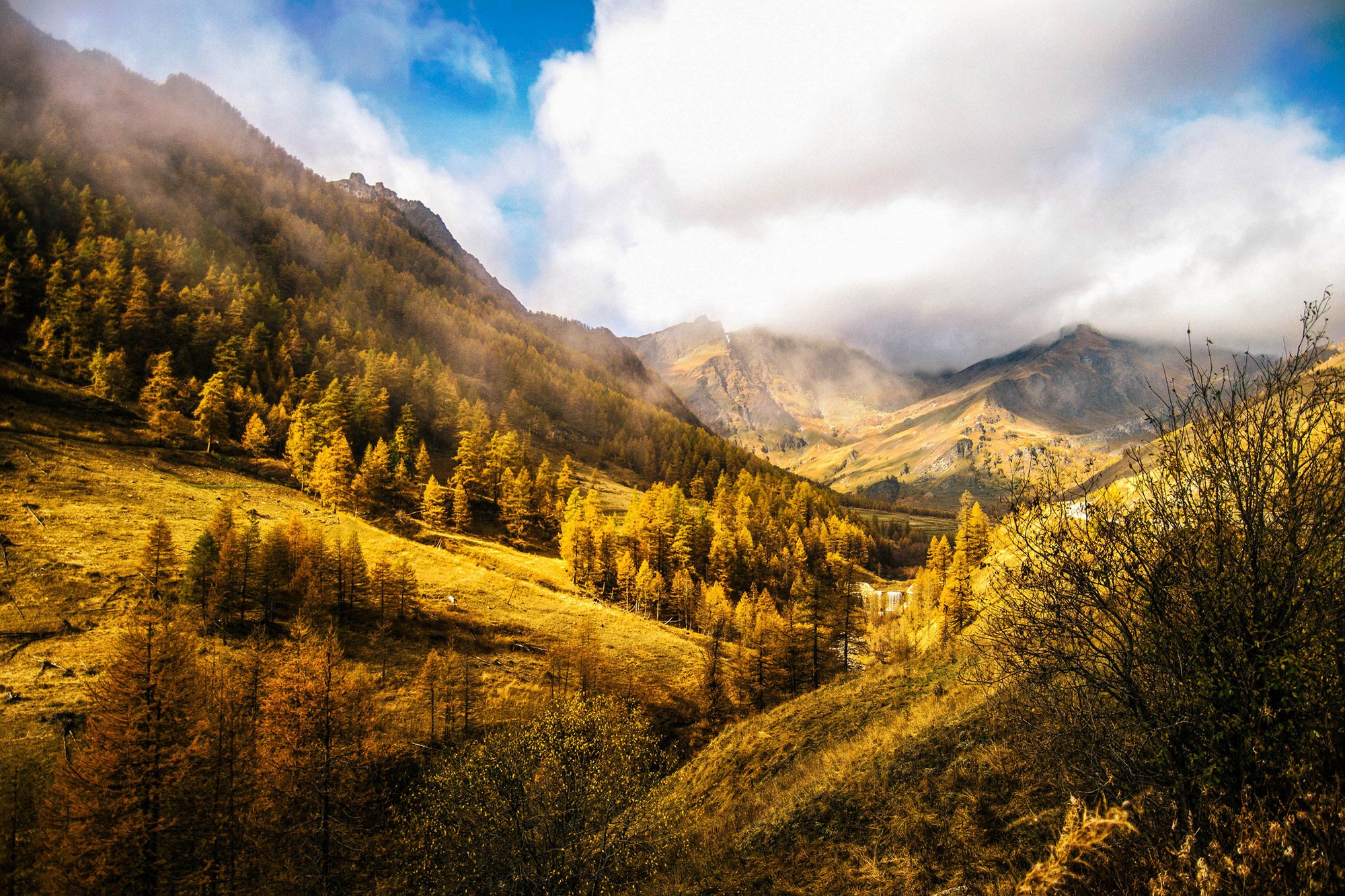 chianale, Italy, Mountains, Autumn, Fog Wallpaper