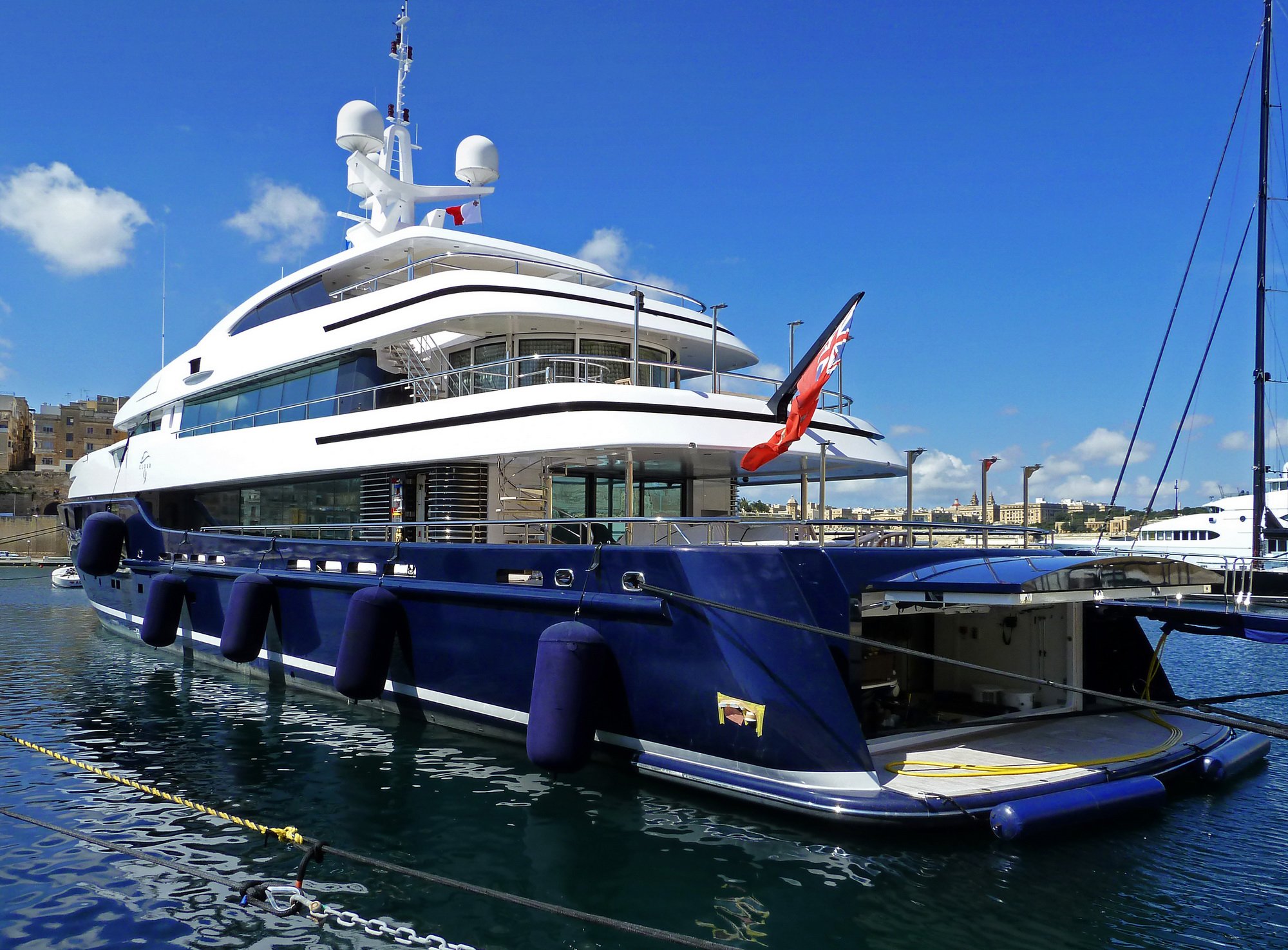 yacht, Superyacht, Cloud, Luxury, Boat, Ship Wallpaper