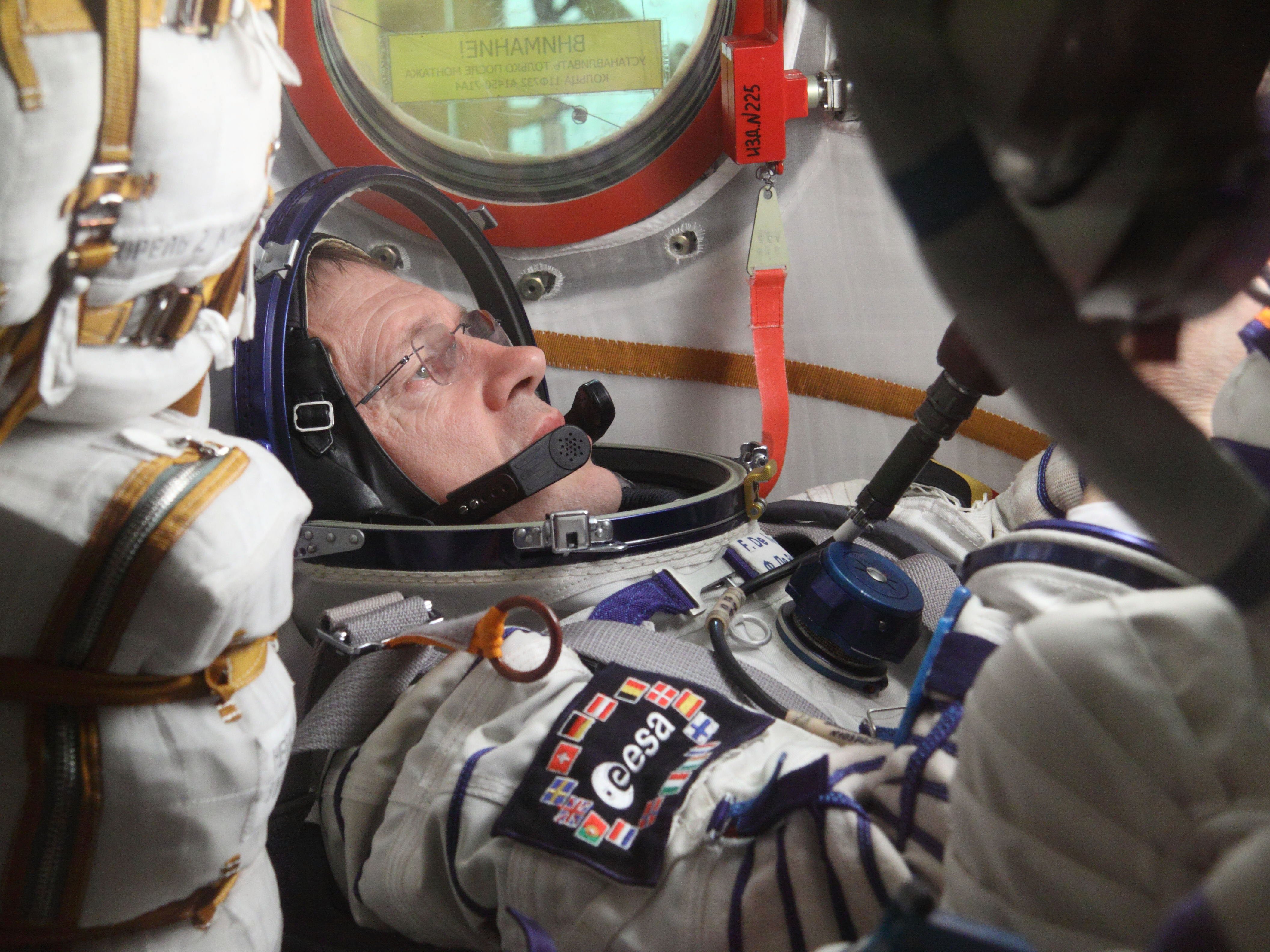 esa, Europe, Space, Astronaut, Frank, De, Winne, In, Training Wallpaper