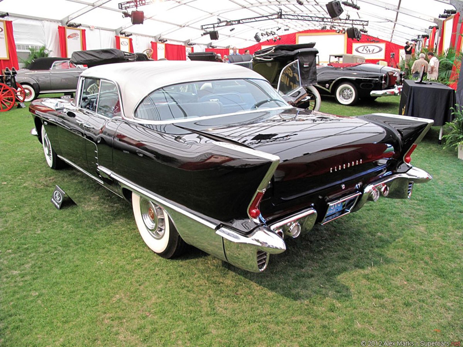 1028335, 1600x1200 Wallpaper