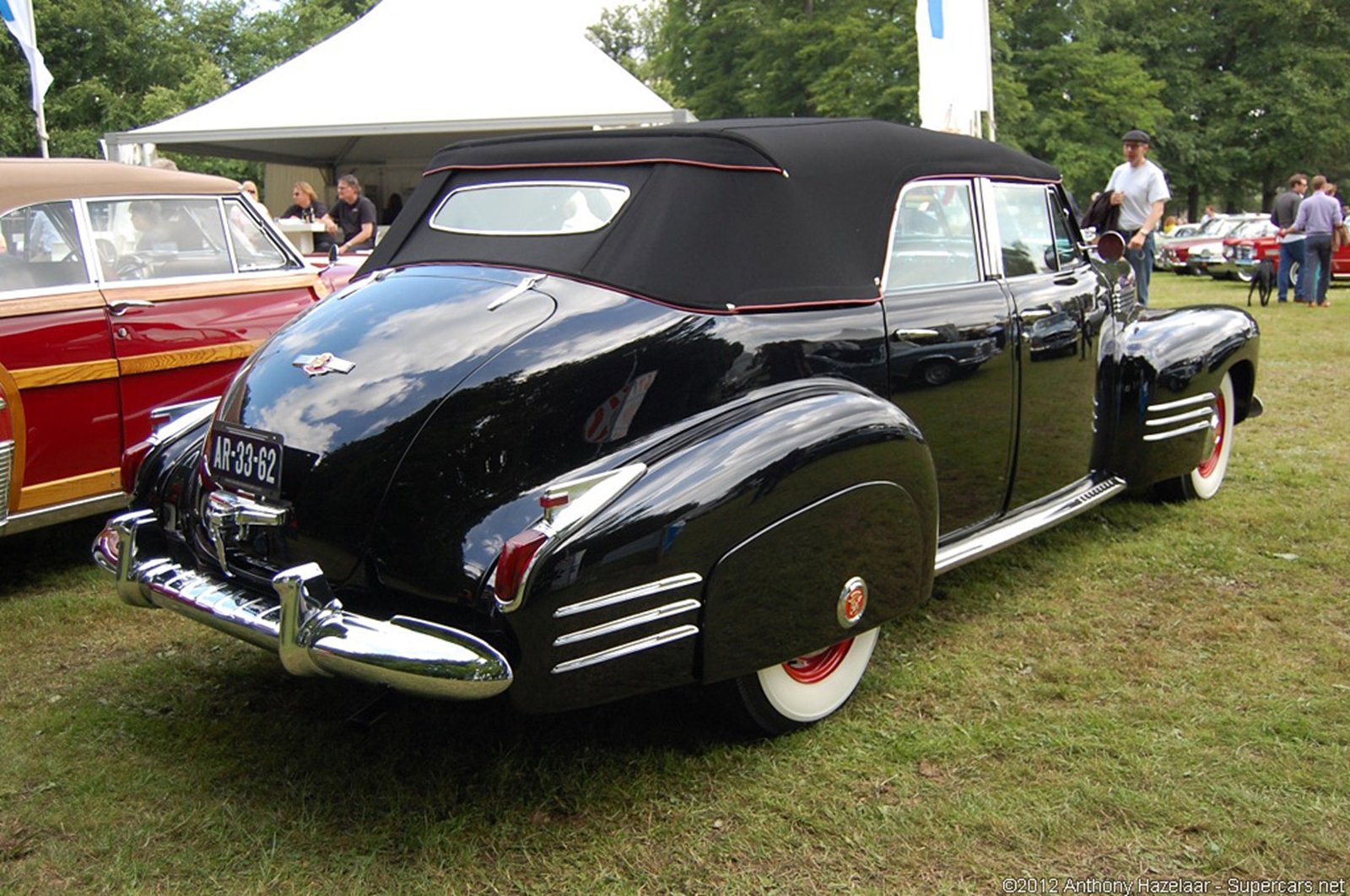 1039050, 1600x1062 Wallpaper