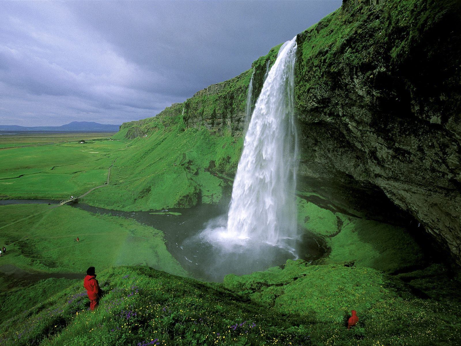 waterfalls Wallpaper