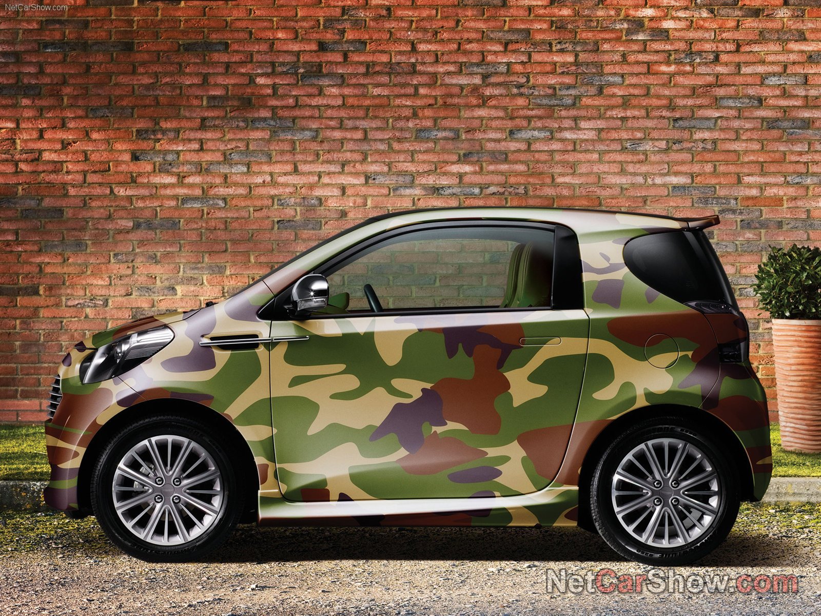 aston, Martin cygnet, Concept, 2009, 1600x1200, Wallpaper, 09 Wallpaper