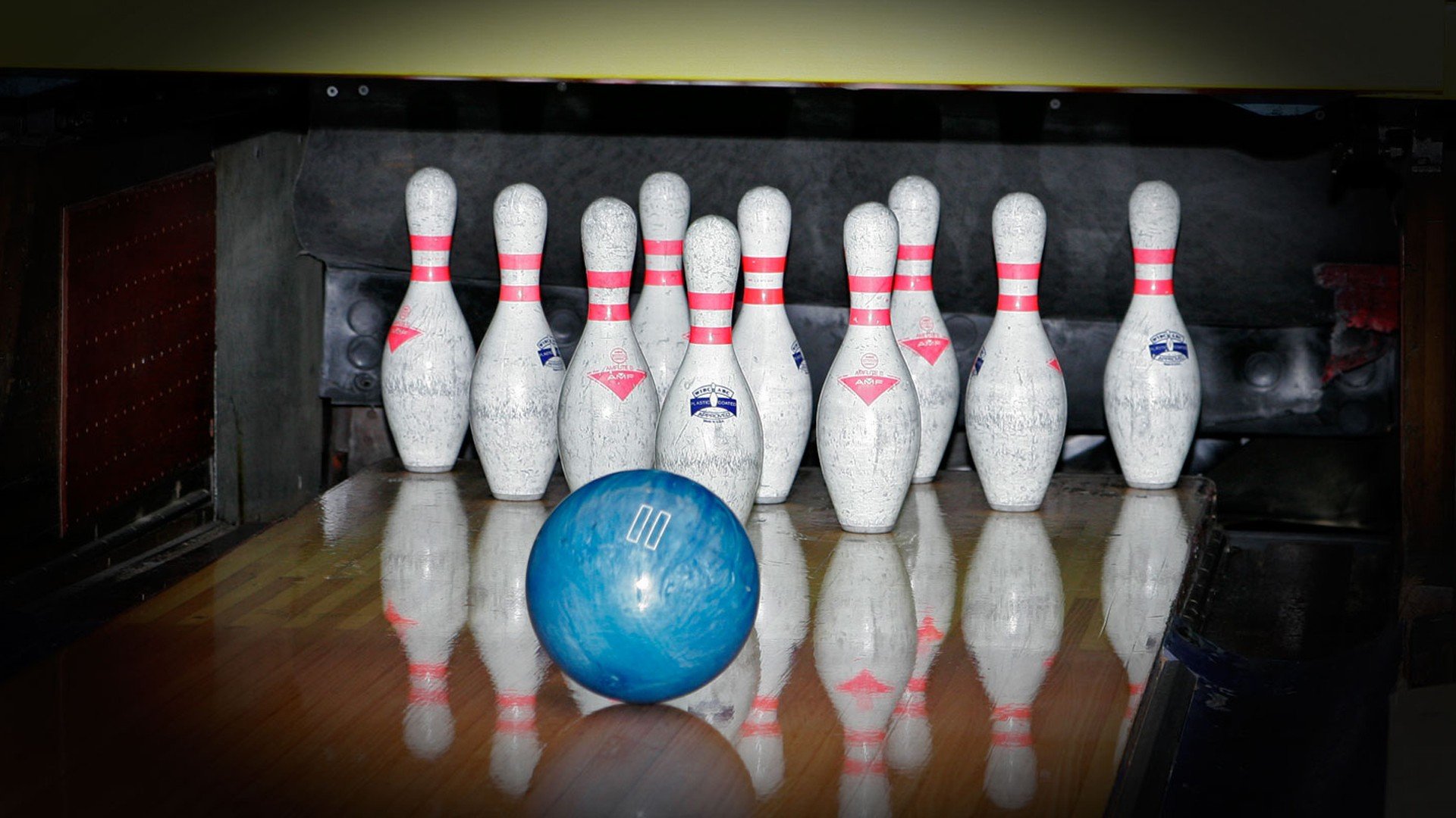 Download hd wallpapers of 316997-mirrors, Sports, Bowling, Vignette, Pins, ...