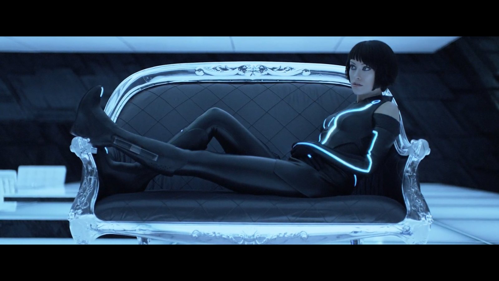 boots, Women, Couch, Olivia, Wilde, Shiny, Tron, Tron, Legacy, Quorra Wallpaper