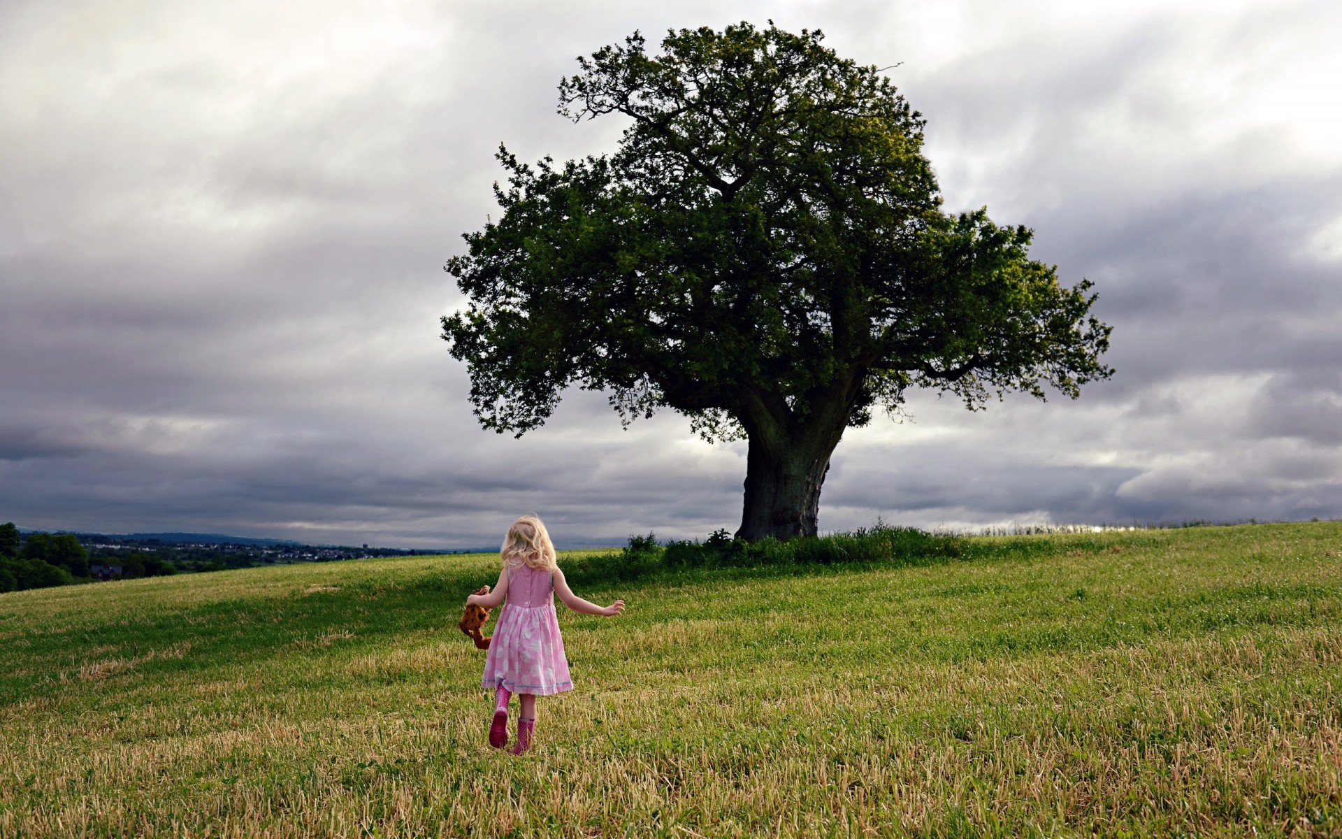 mood, Children, Tranquil, Girls, Nature, Landscapes, Trees, Hill, Sky, Clouds Wallpaper