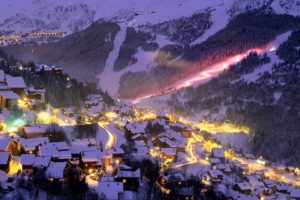 resort, Sports, Ski, Snowboard, Mountains, Nature, Slopes, Light, Timelapse, Buildings, Winter, Snow, Night, House