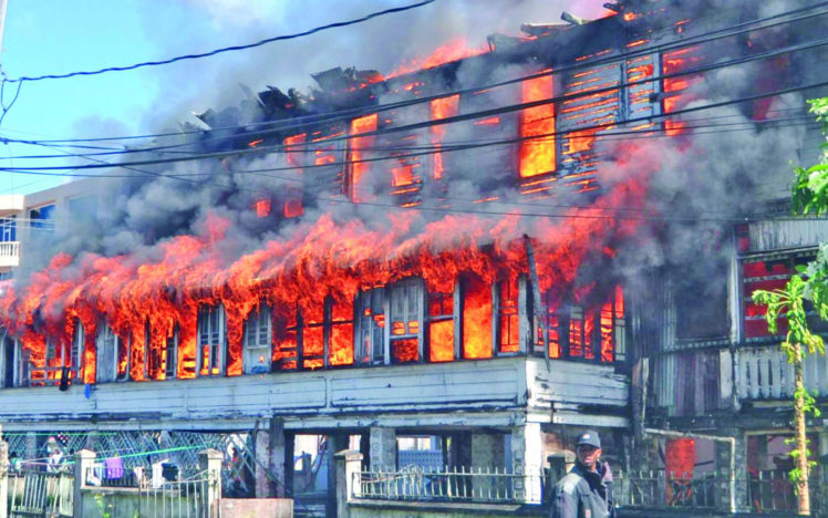 buildings, Fire, Flames, Smoke, Destruction, Disaster, Photography HD Wallpaper Desktop Background