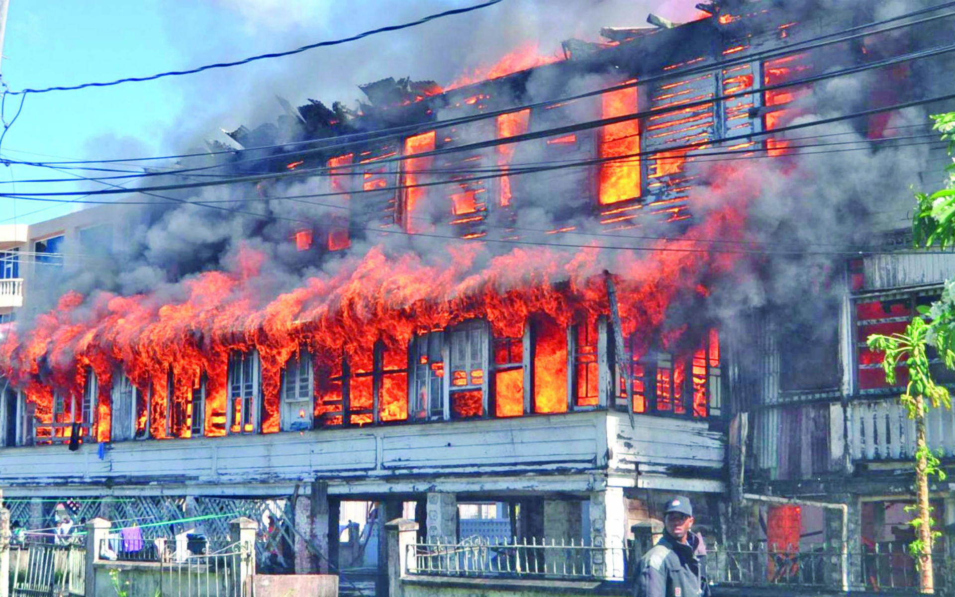 buildings, Fire, Flames, Smoke, Destruction, Disaster, Photography Wallpaper