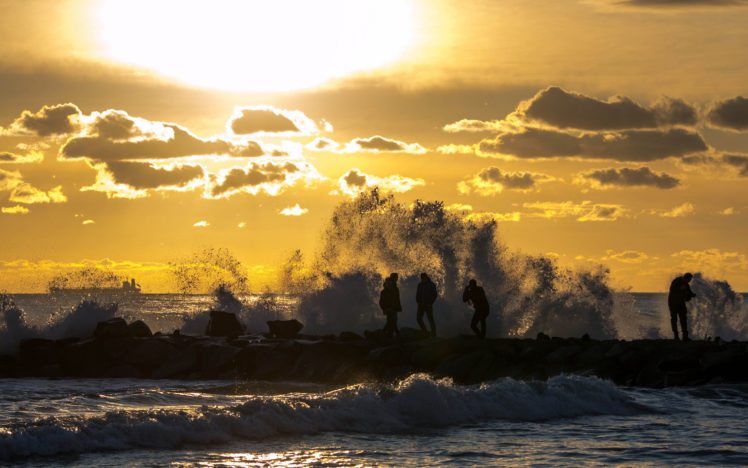 ocean, Sea, Waves, Sky, Clouds, Sunset, Sunrise, Silhouette, People HD Wallpaper Desktop Background