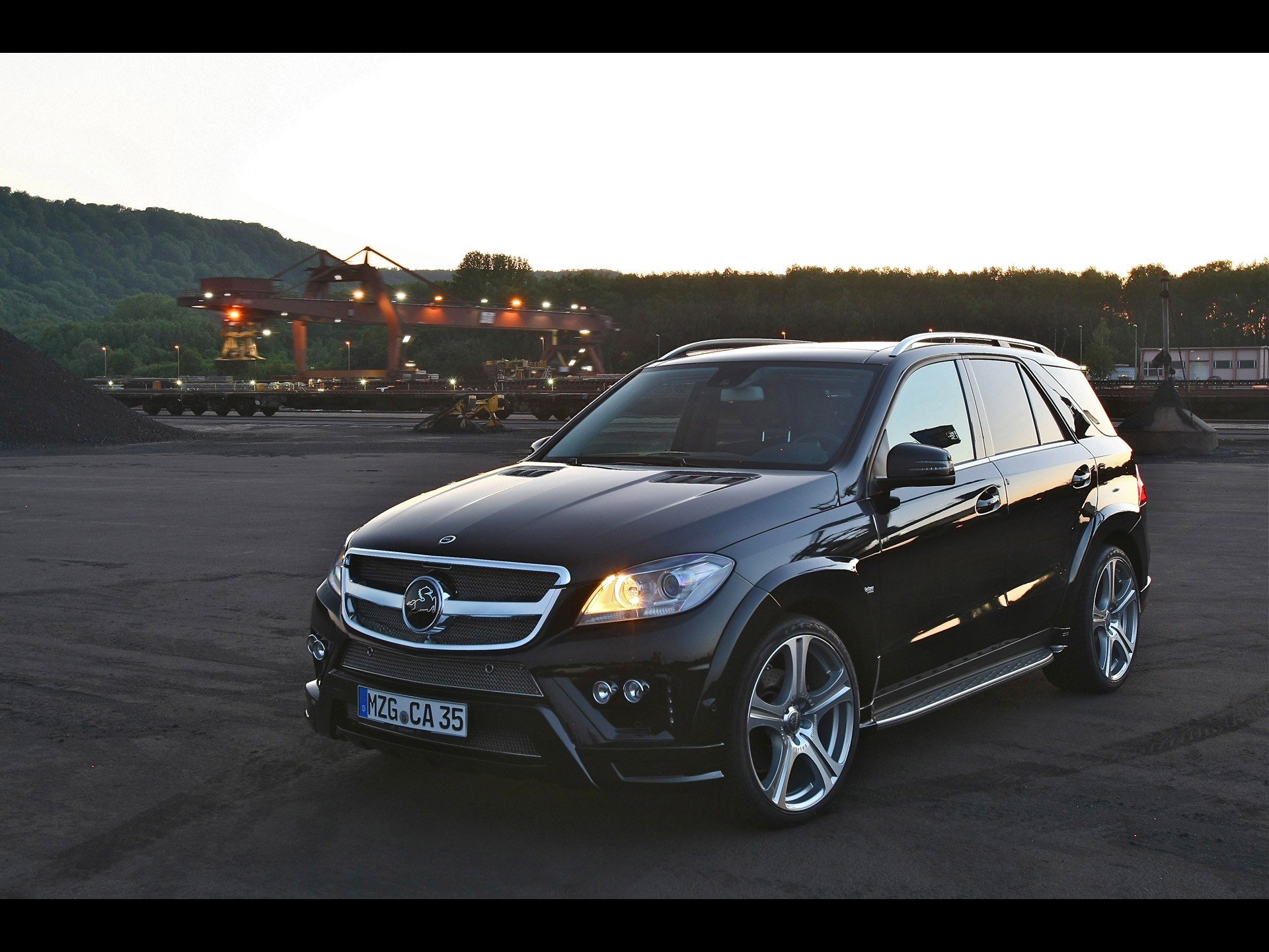 М класс. Mercedes Benz m class w166. Ml 63 AMG w166. Mercedes m-class w166 (2012). Mercedes Benz m class Tuning.