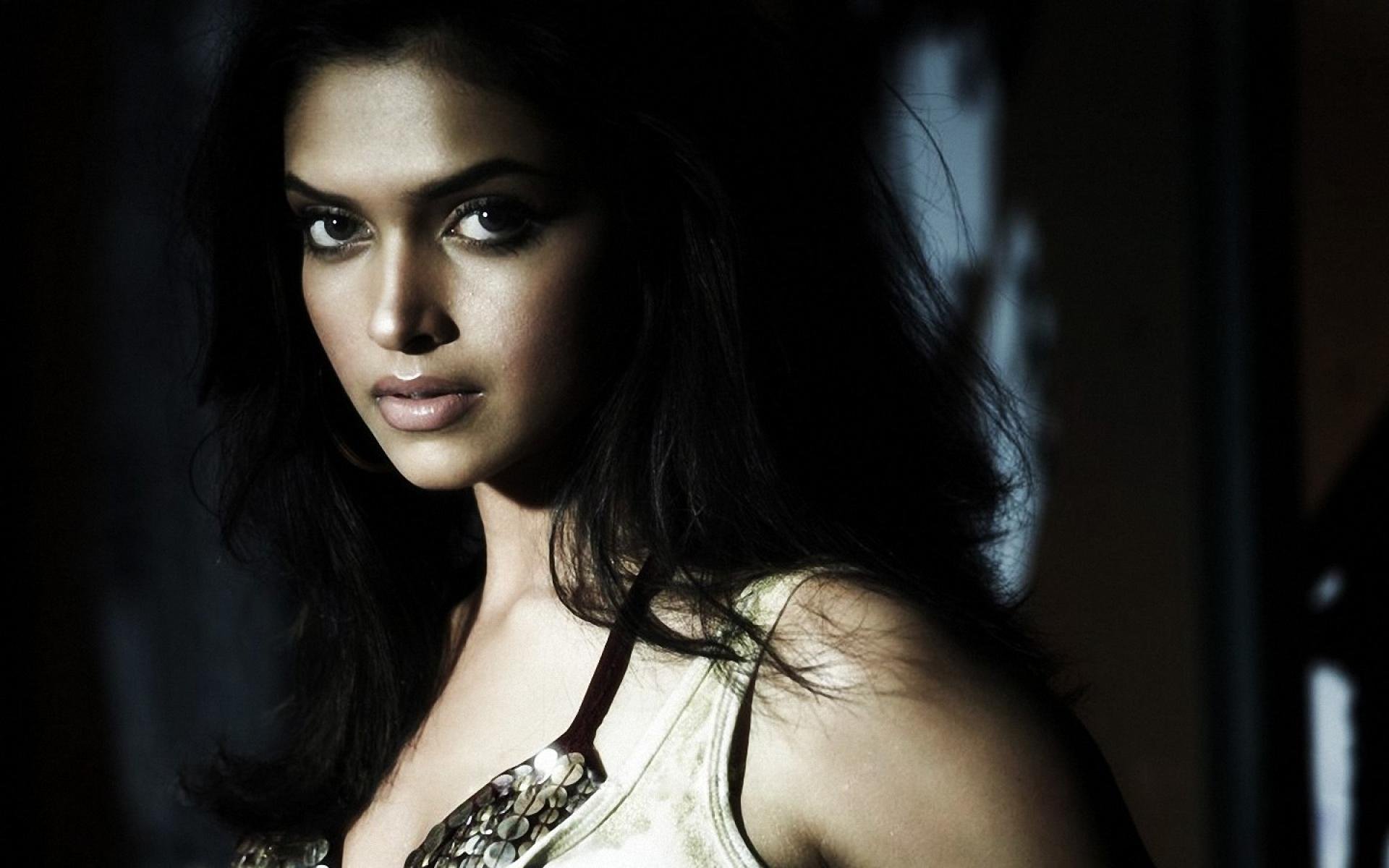 deepika, Padukone, Indian, Film, Actress, Model, Bollywood, Babe,  117 Wallpaper