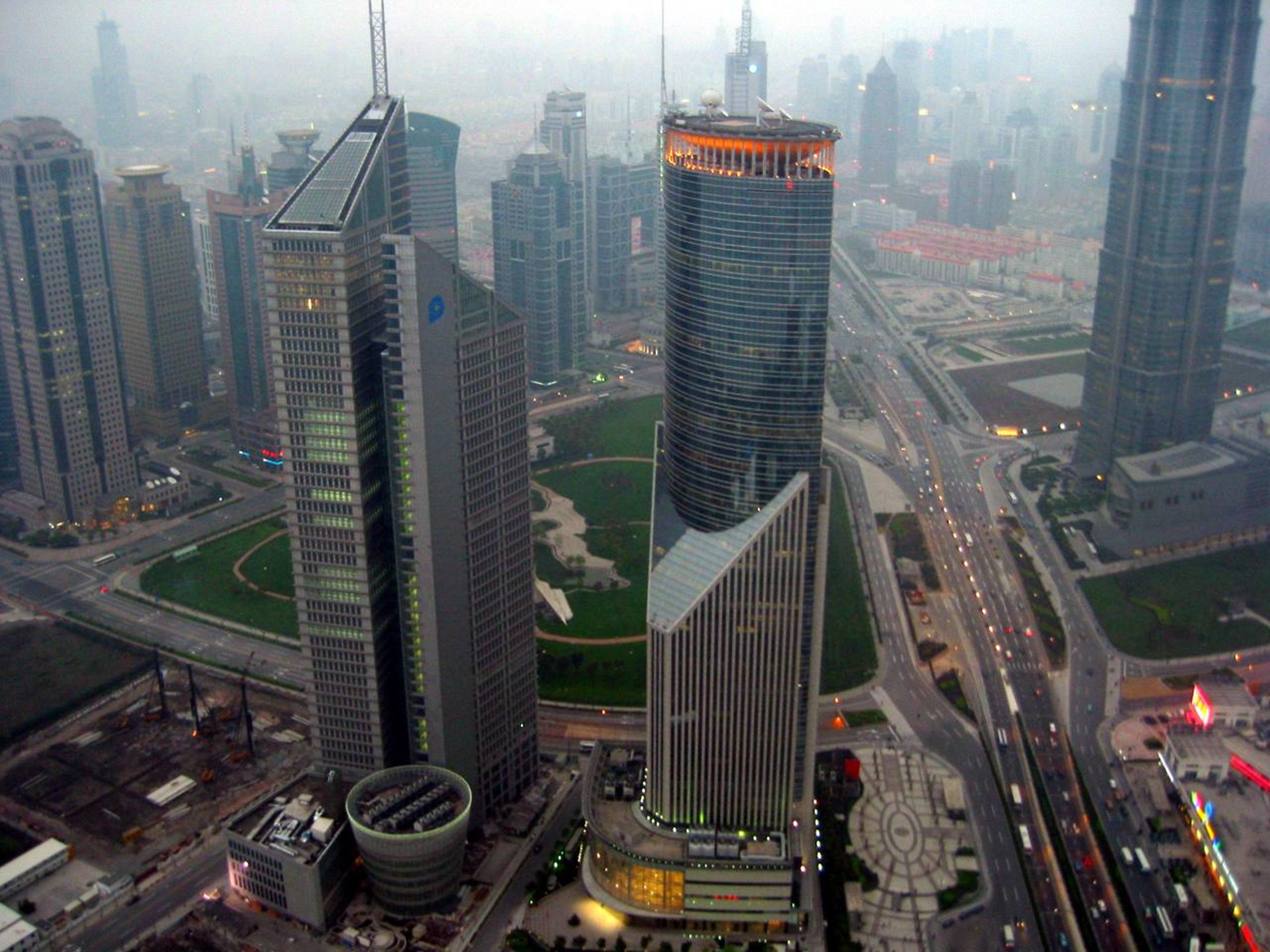 Самая большая в мире г. Гуанчжоу население 2020. Шанхай. Шанхай город в Китае. Гуанчжоу 2020 небоскребы.