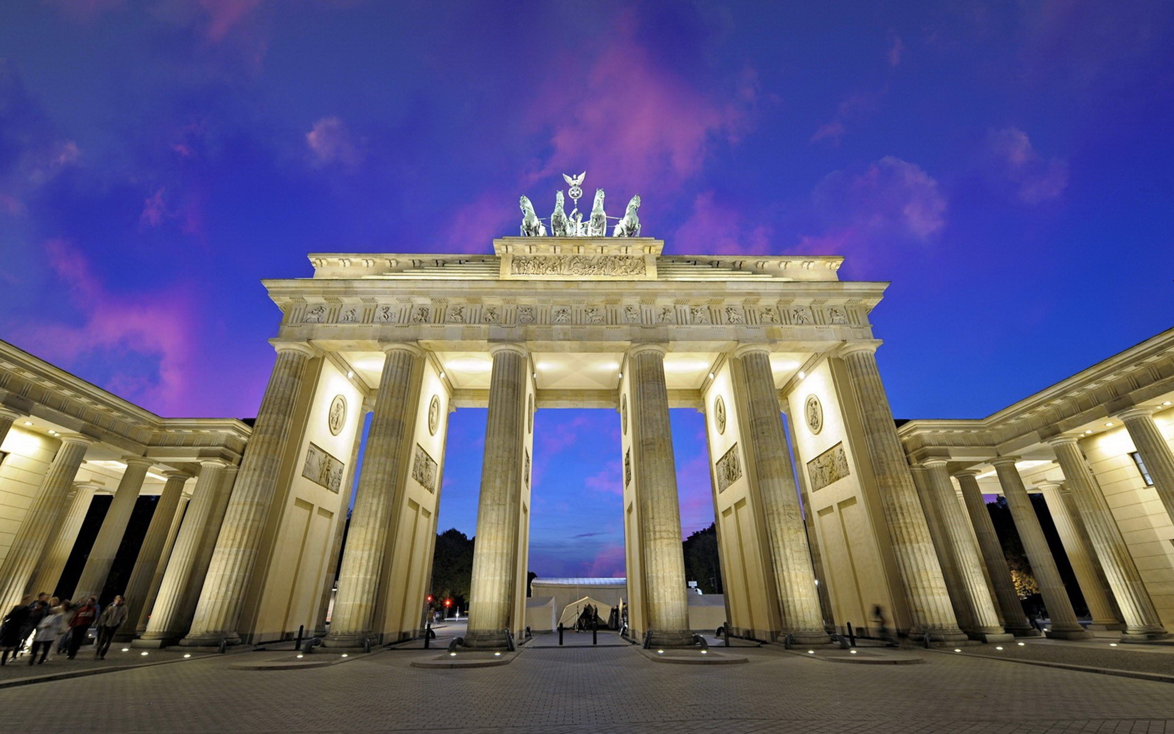 brandenburg, Gate, Berlin, Germany, Euope, City, Monument, Sky Wallpaper