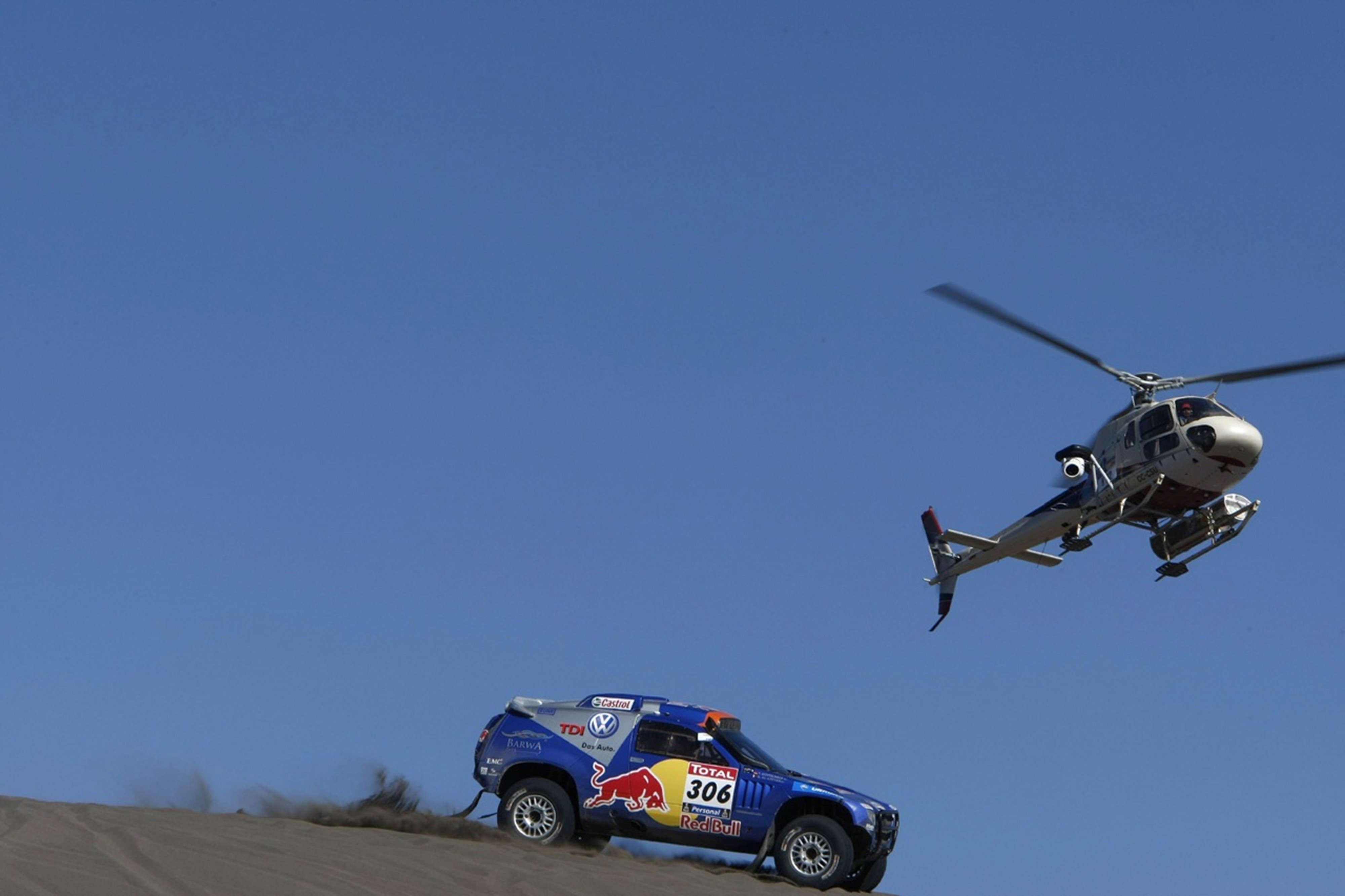 helicopter, Volkswagem, Rally, Touareg, Dakar, Race, 2010, Car, Desert, Racing, Sand, 4000x2666 Wallpaper