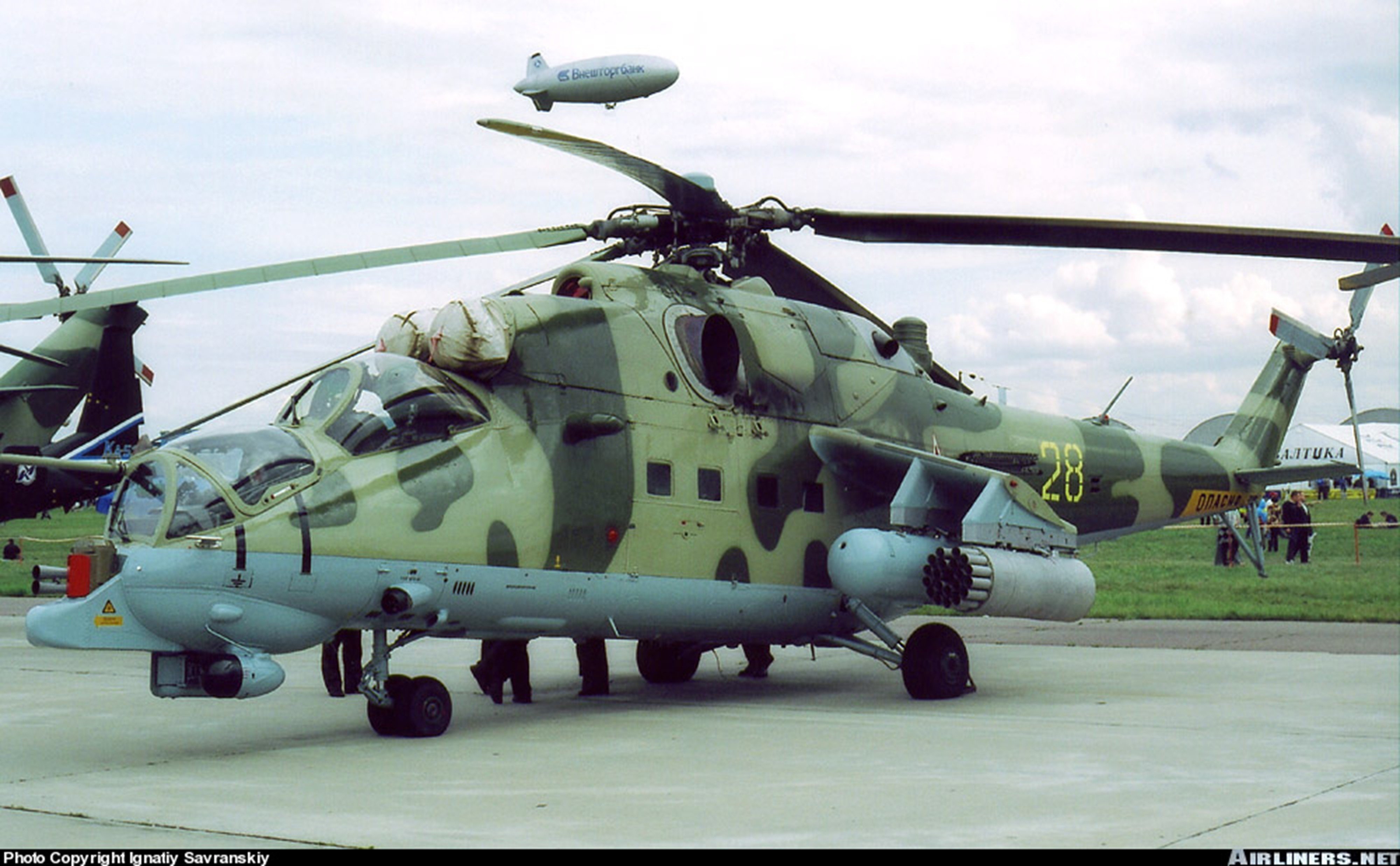 helicopter, Aircraft, Military, Army, Attack, Rusia, Red, Star, Russian, Mil mi Wallpaper