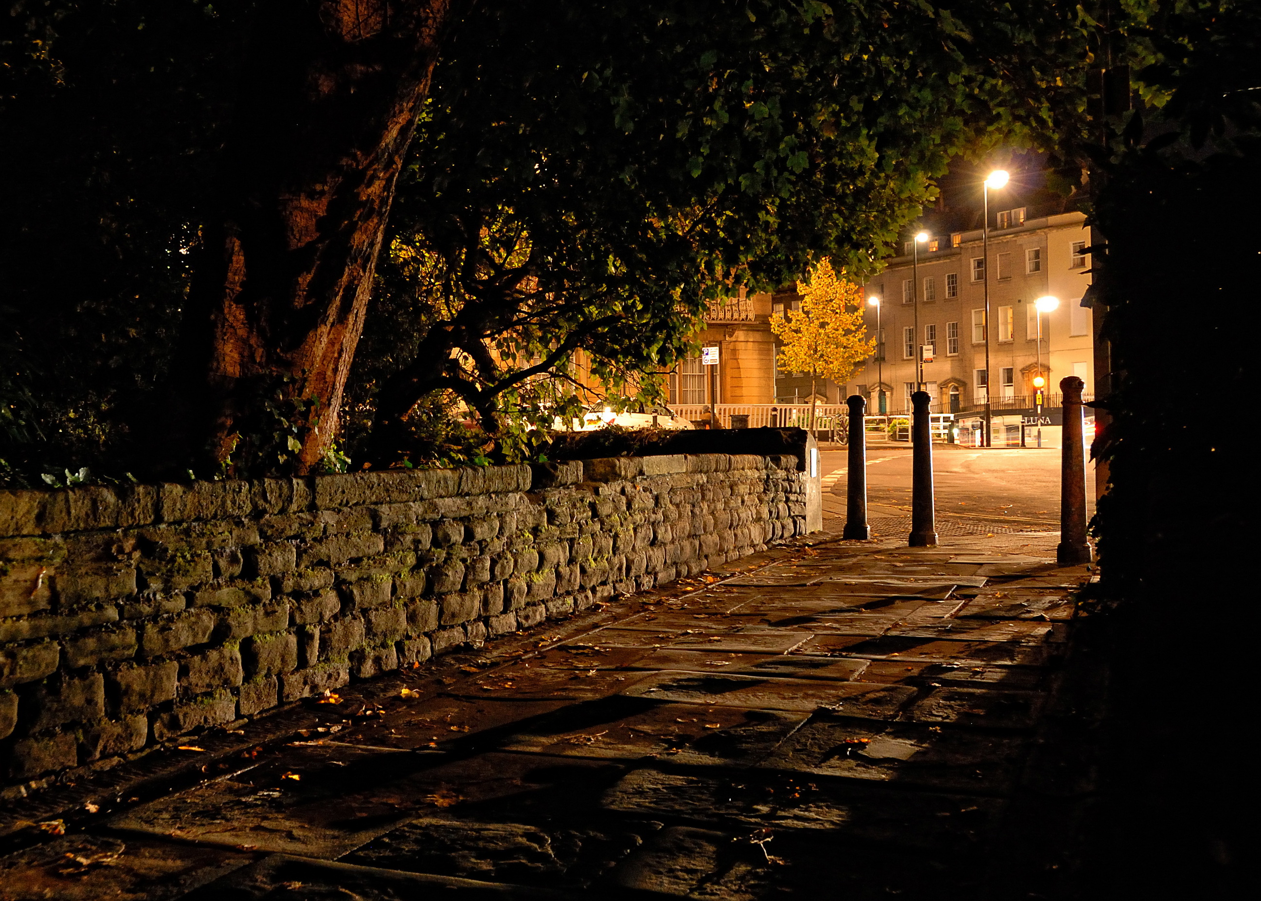 Город тихие вечера. Ночная улица. Вечерний город. Вечерняя улица с фонарями. Ночной город улица.